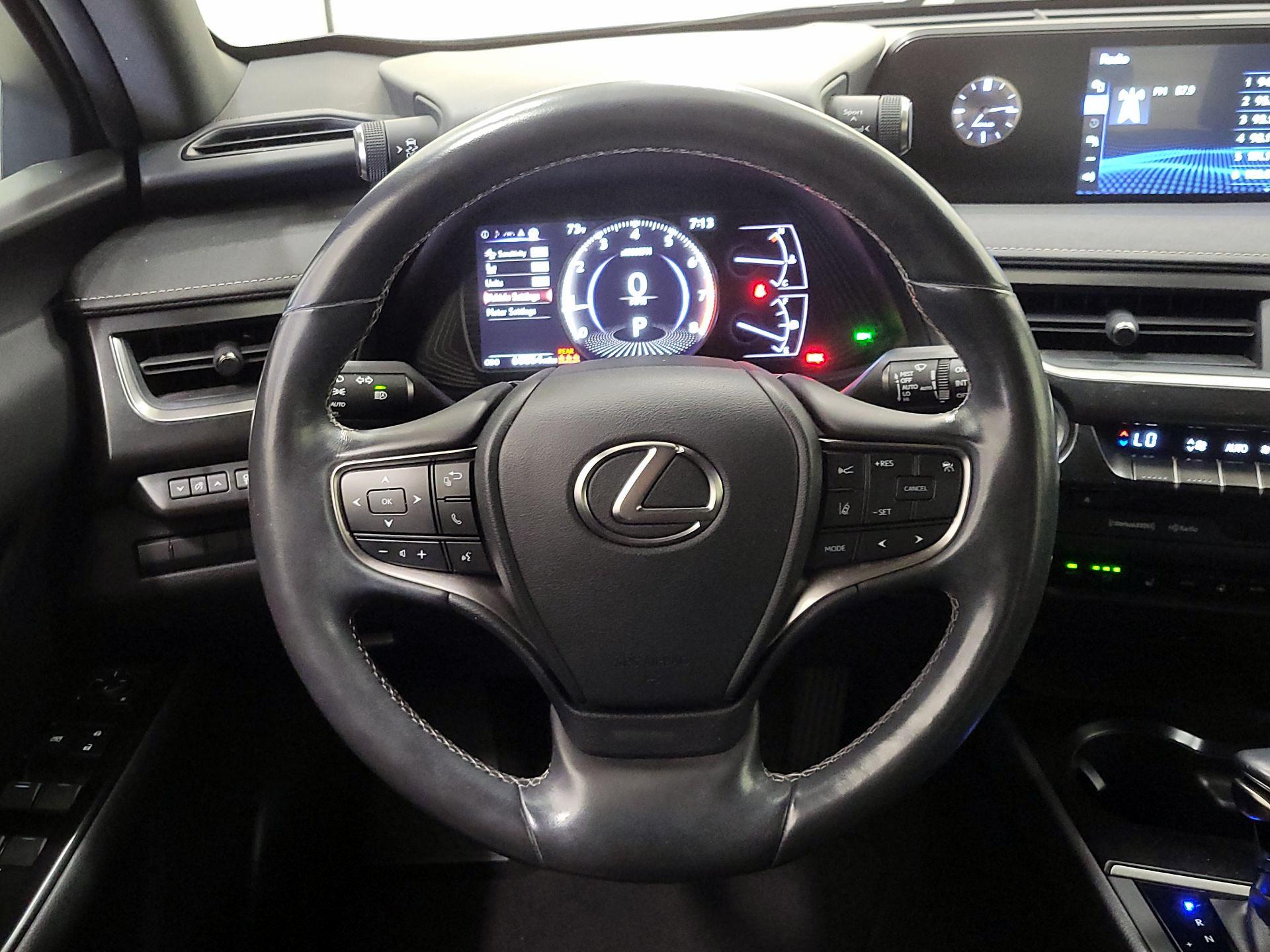 Thumbnail: 2019 Lexus UX - 10
