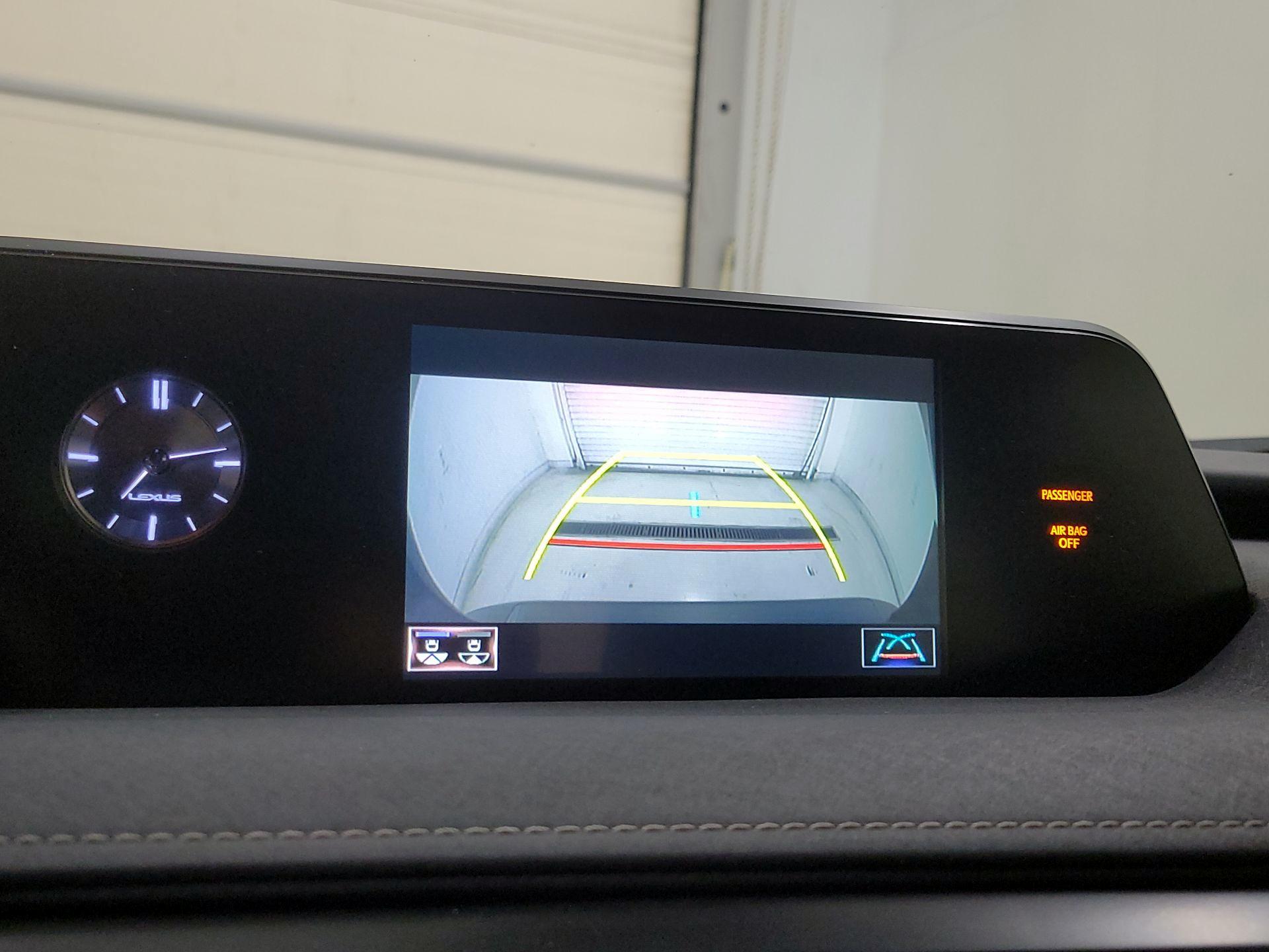 Thumbnail: 2019 Lexus UX - 14