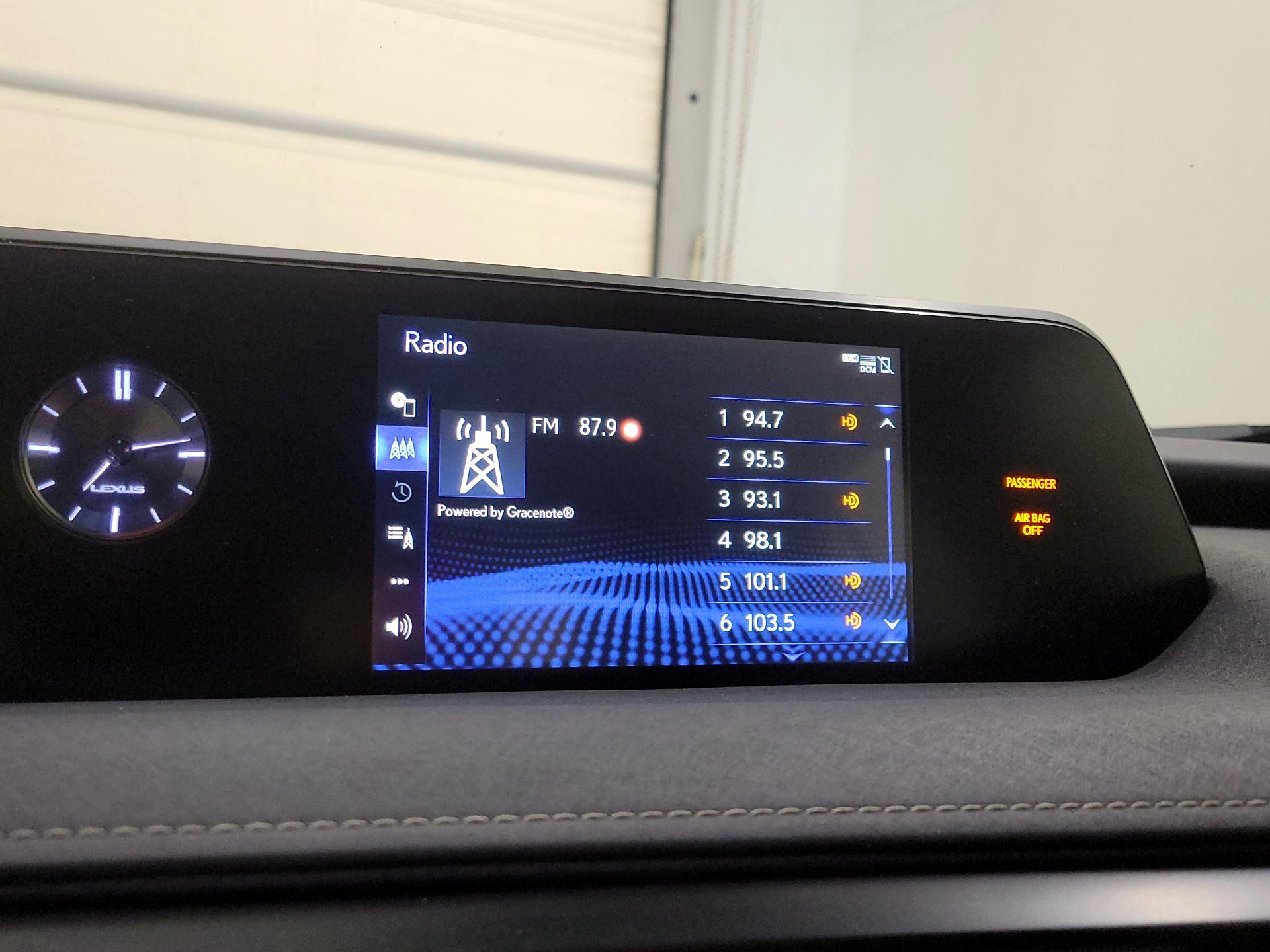 Thumbnail: 2019 Lexus UX - 15