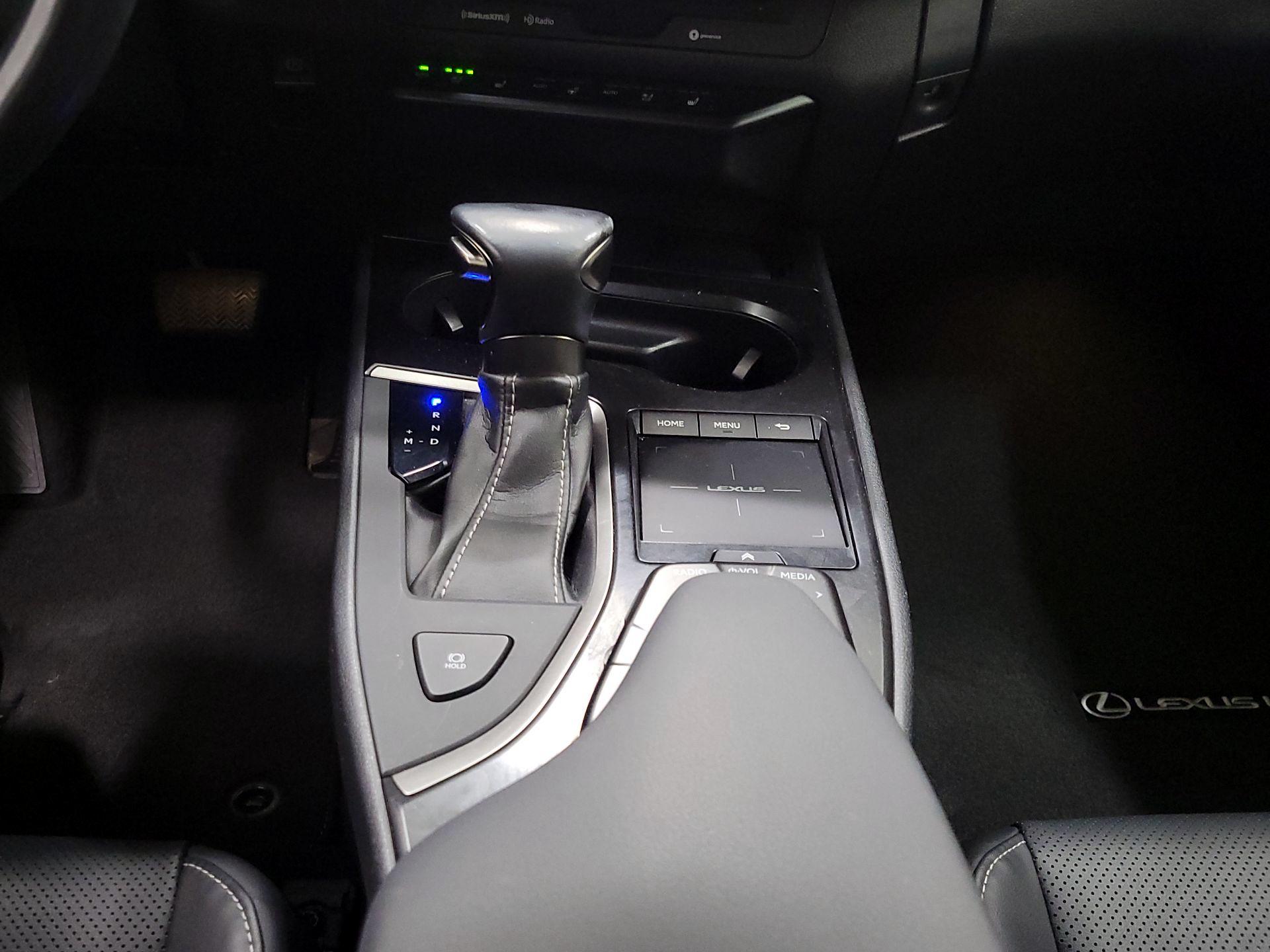 Thumbnail: 2019 Lexus UX - 17