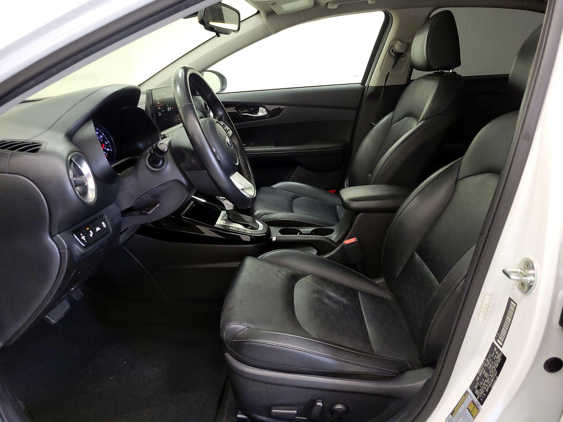 Thumbnail: 2021 Kia Forte - 11