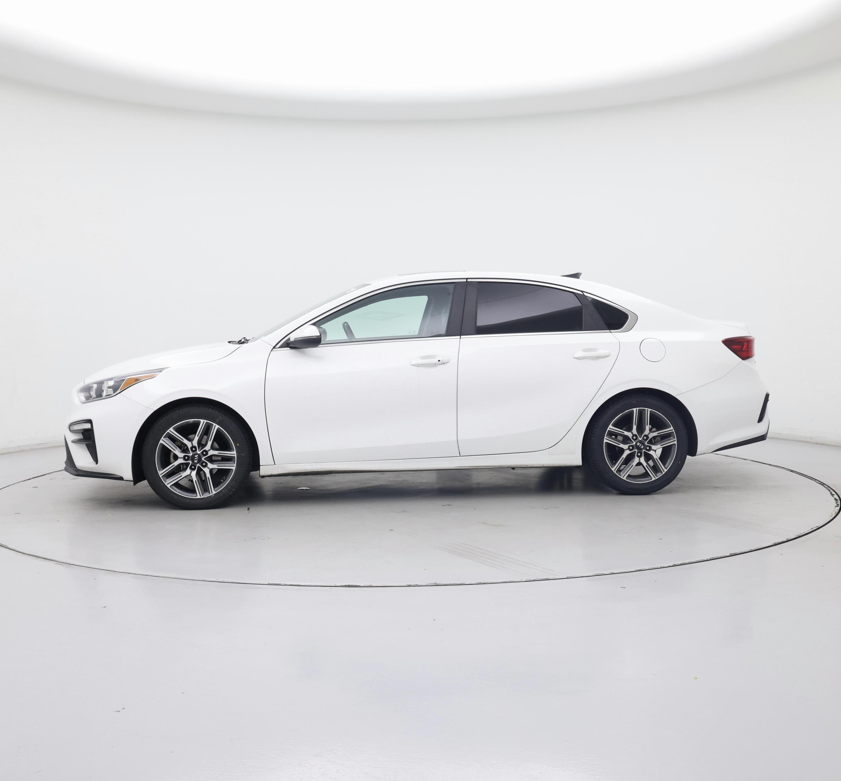 Thumbnail: 2021 Kia Forte - 3