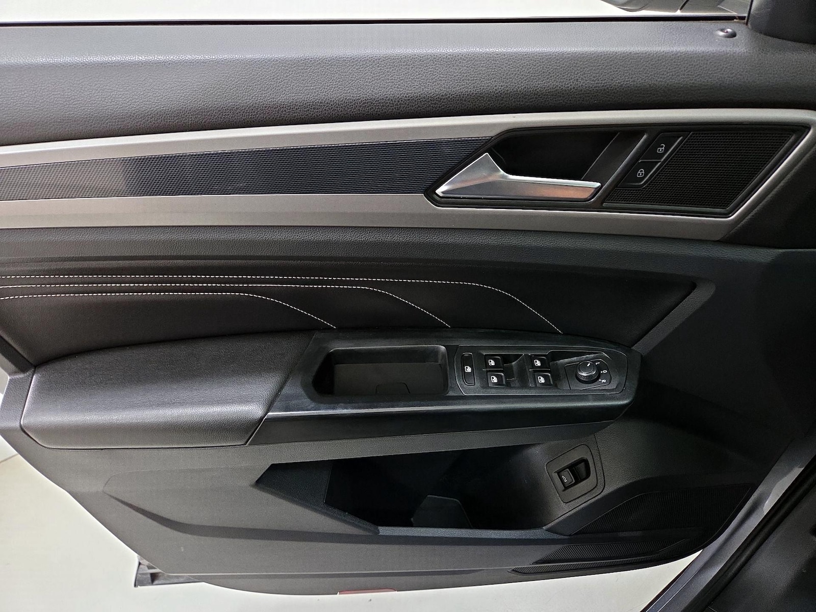 2020 Volkswagen Atlas Cross Sport SEL R-Line - Photo 13