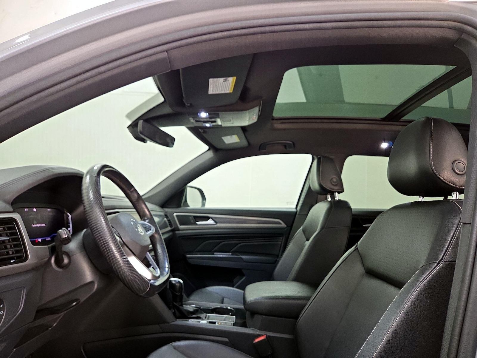 2020 Volkswagen Atlas Cross Sport SEL R-Line - Photo 20