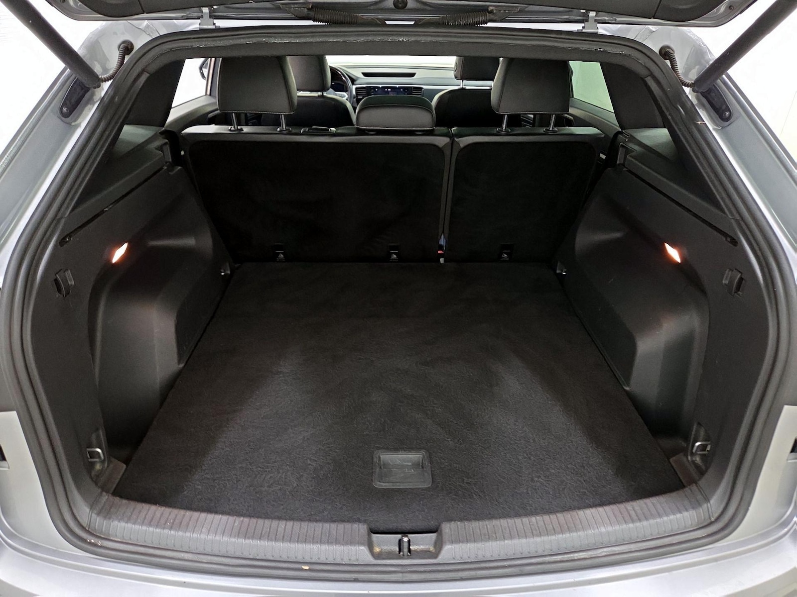 2020 Volkswagen Atlas Cross Sport SEL R-Line - Photo 22