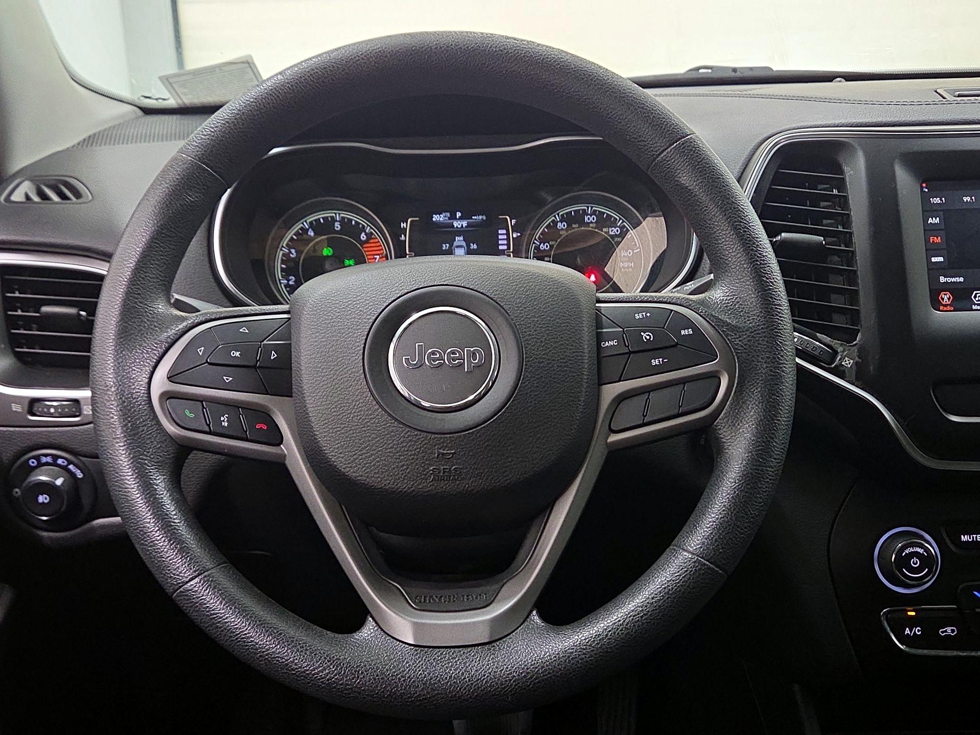 Thumbnail: 2019 Jeep Cherokee - 10