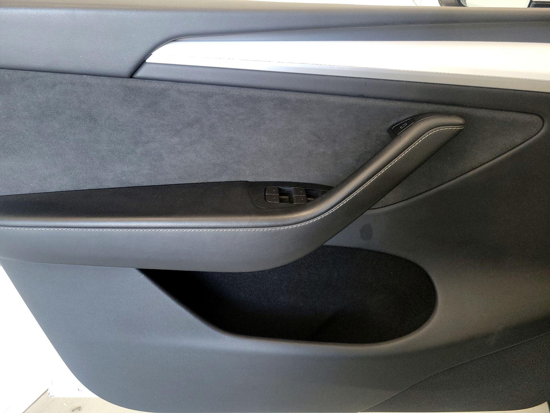Thumbnail: 2023 Tesla Model Y - 12