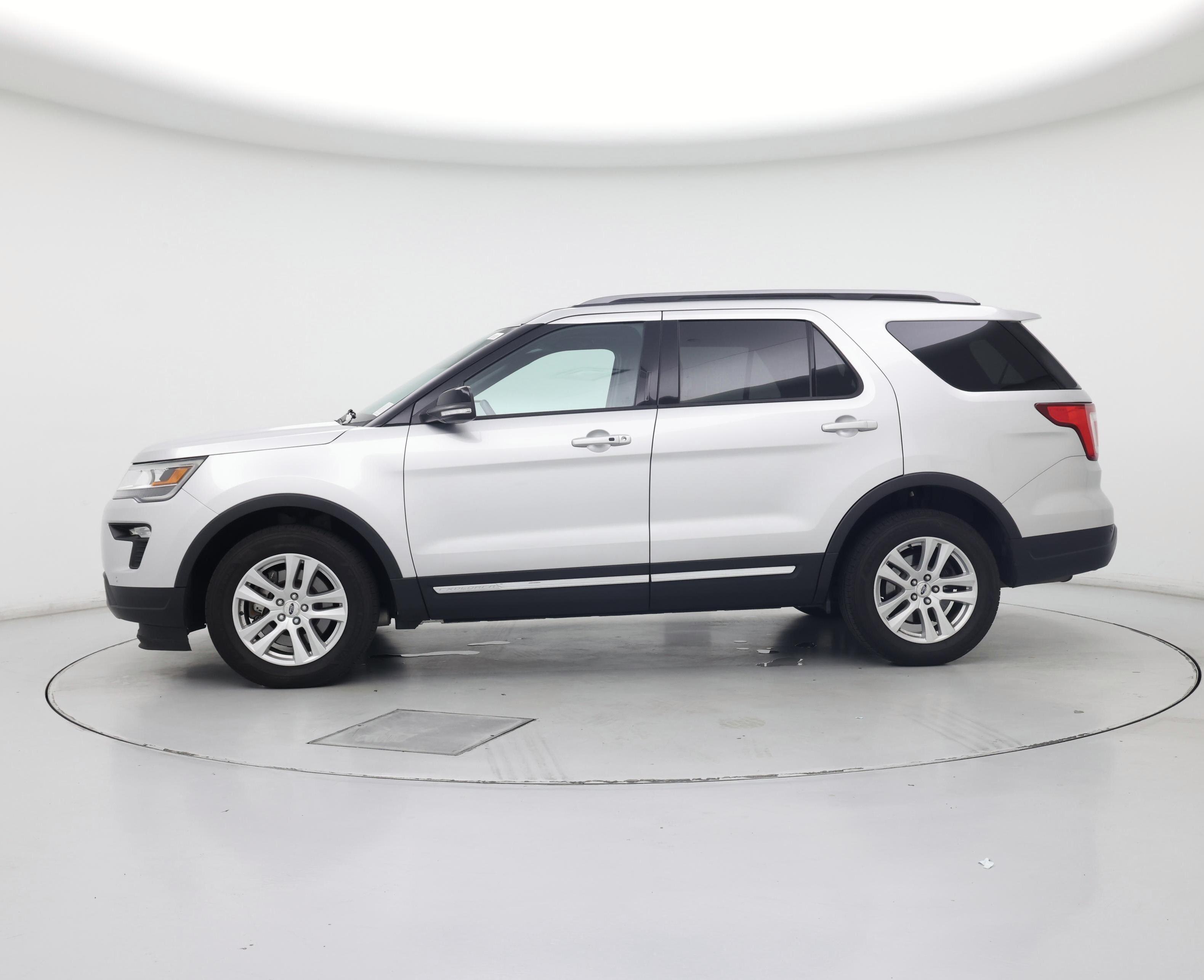 Thumbnail: 2018 Ford Explorer - 3