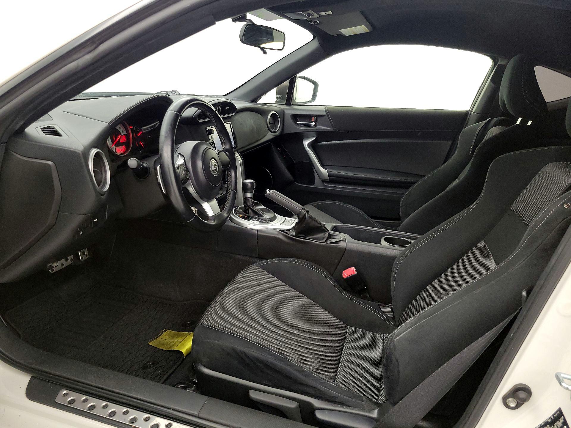 Thumbnail: 2017 Toyota 86 - 11
