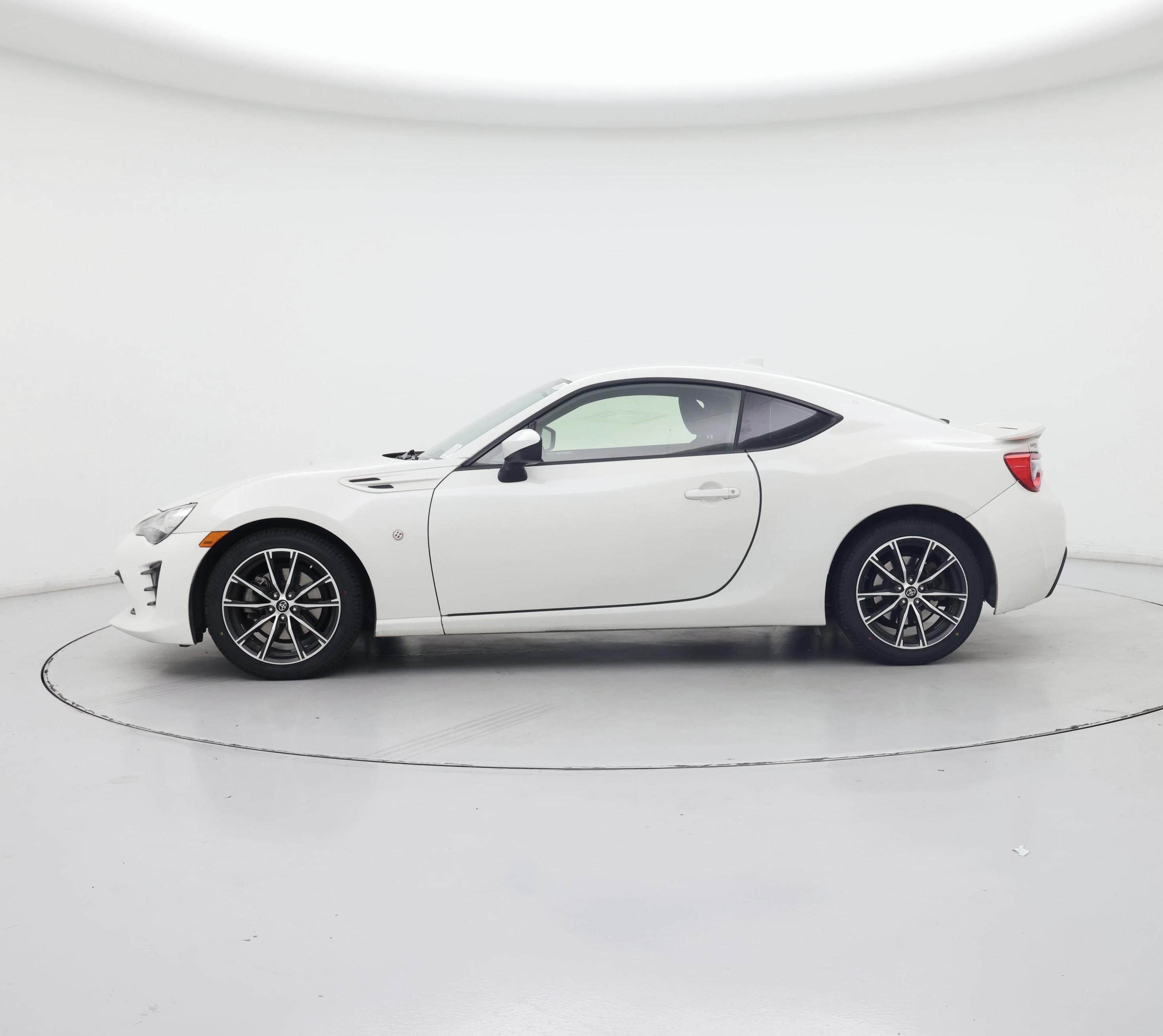 Thumbnail: 2017 Toyota 86 - 3