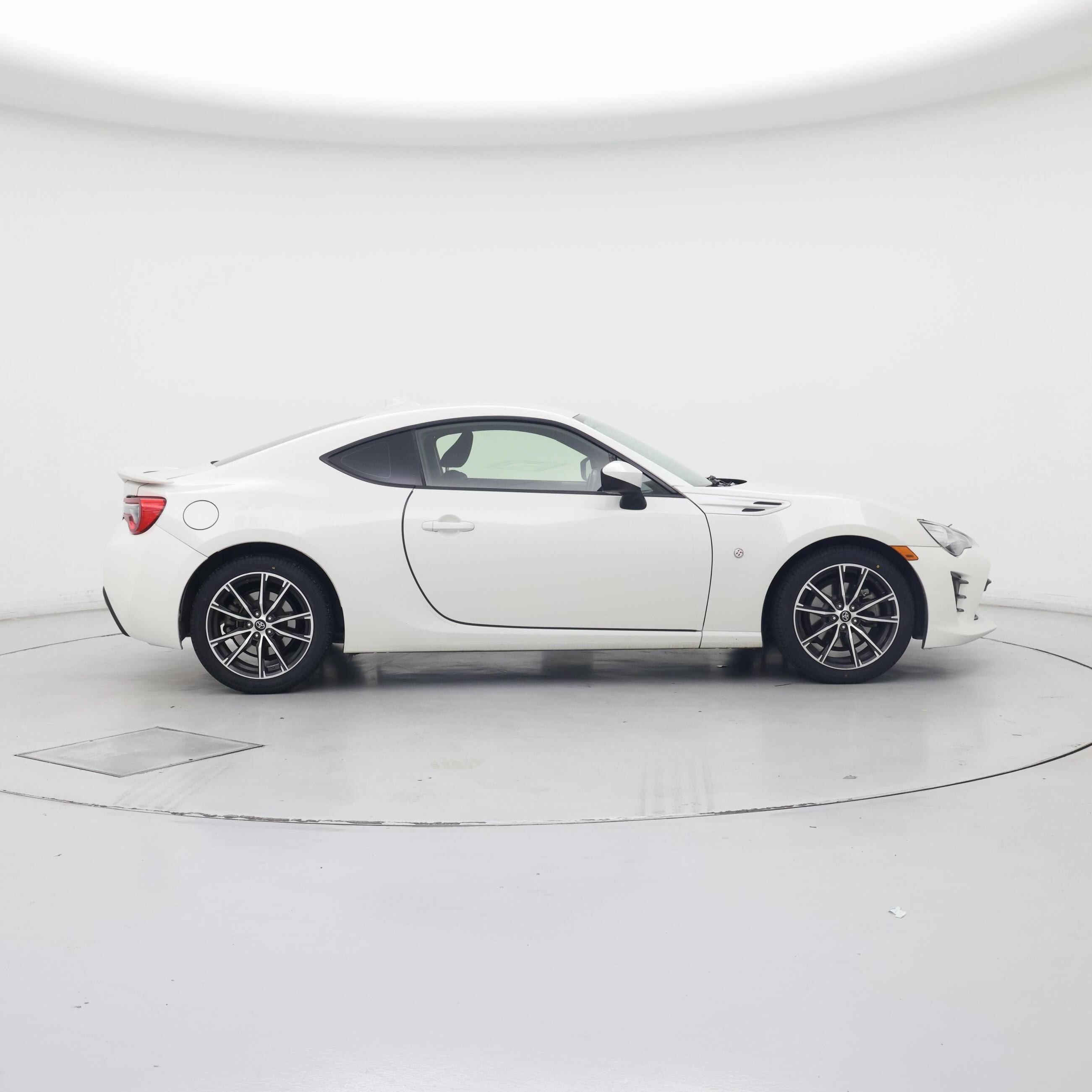 Thumbnail: 2017 Toyota 86 - 7