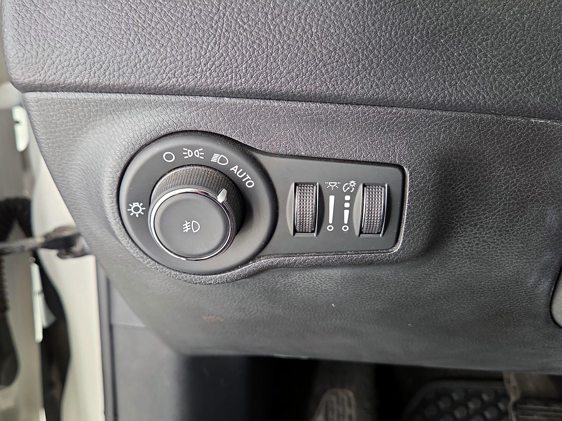 Thumbnail: 2020 Jeep Compass - 13