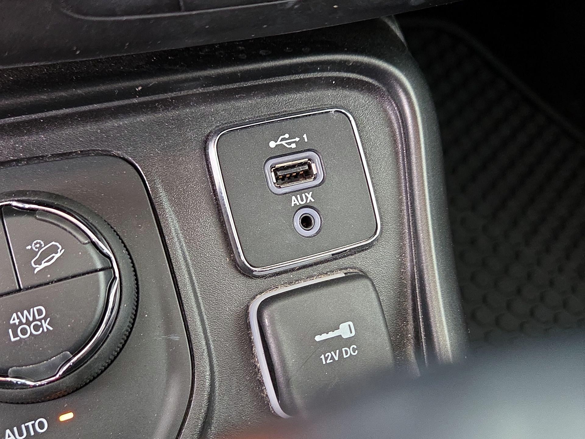 Thumbnail: 2020 Jeep Compass - 18