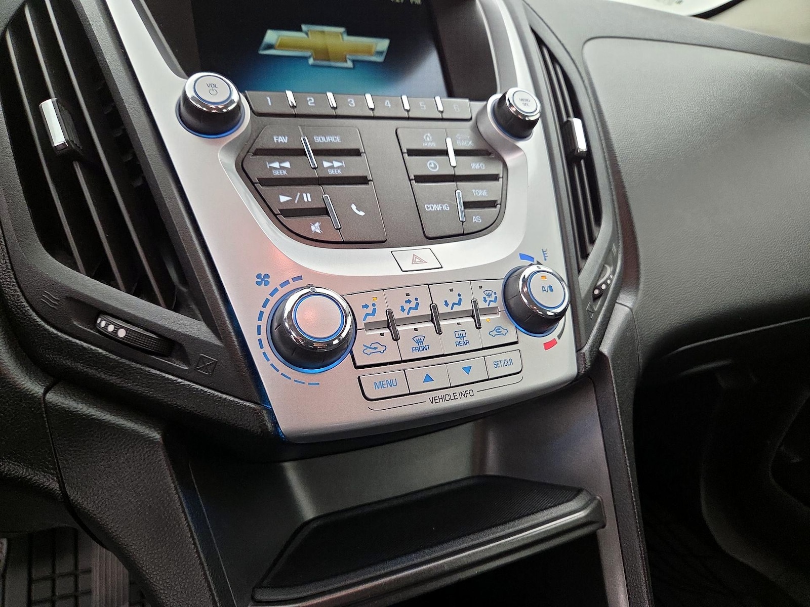 2016 Chevrolet Equinox L - Photo 16