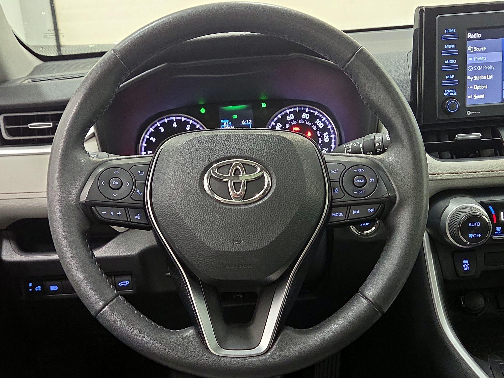 Thumbnail: 2021 Toyota RAV4 - 10