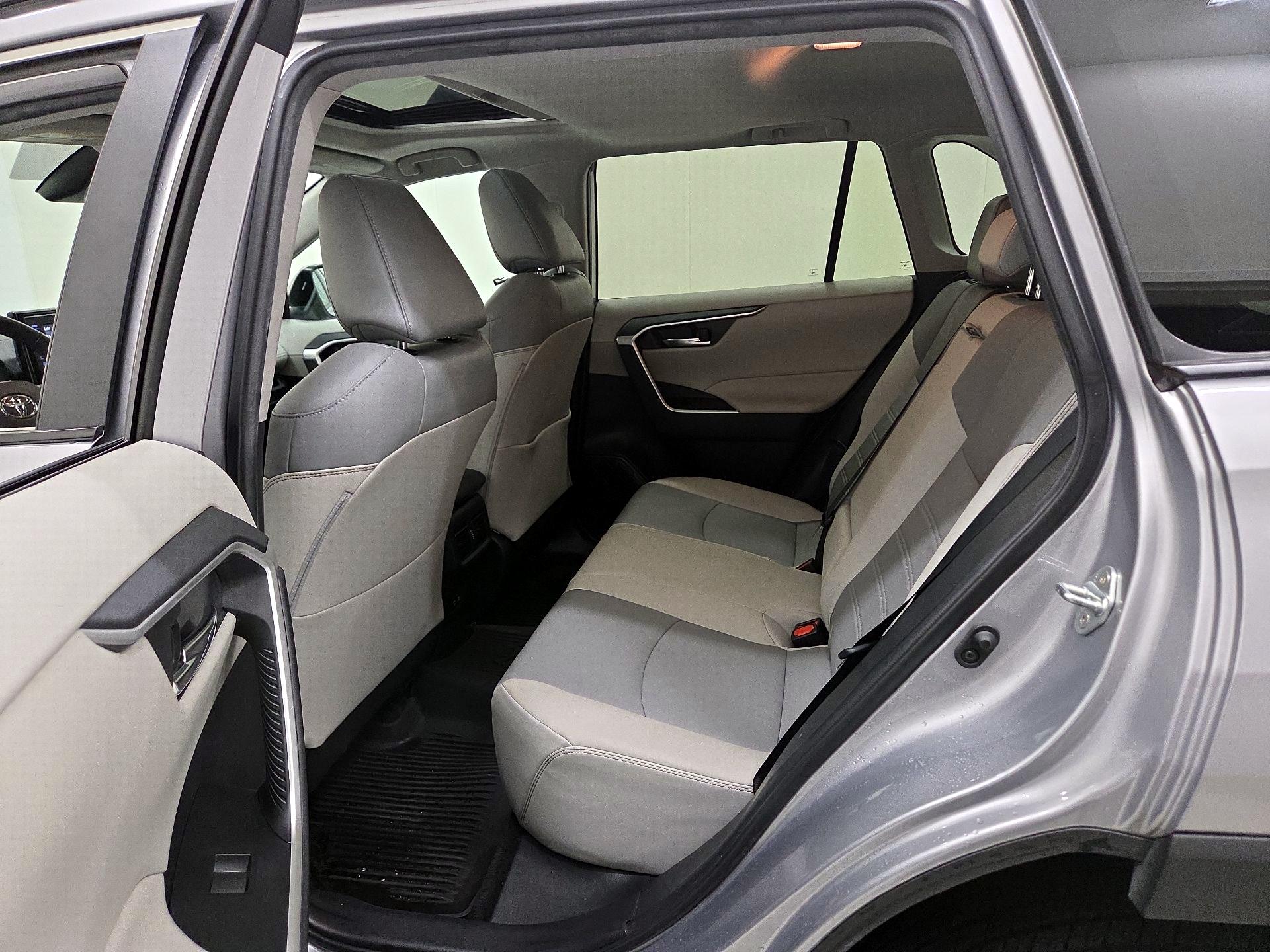 Thumbnail: 2021 Toyota RAV4 - 20
