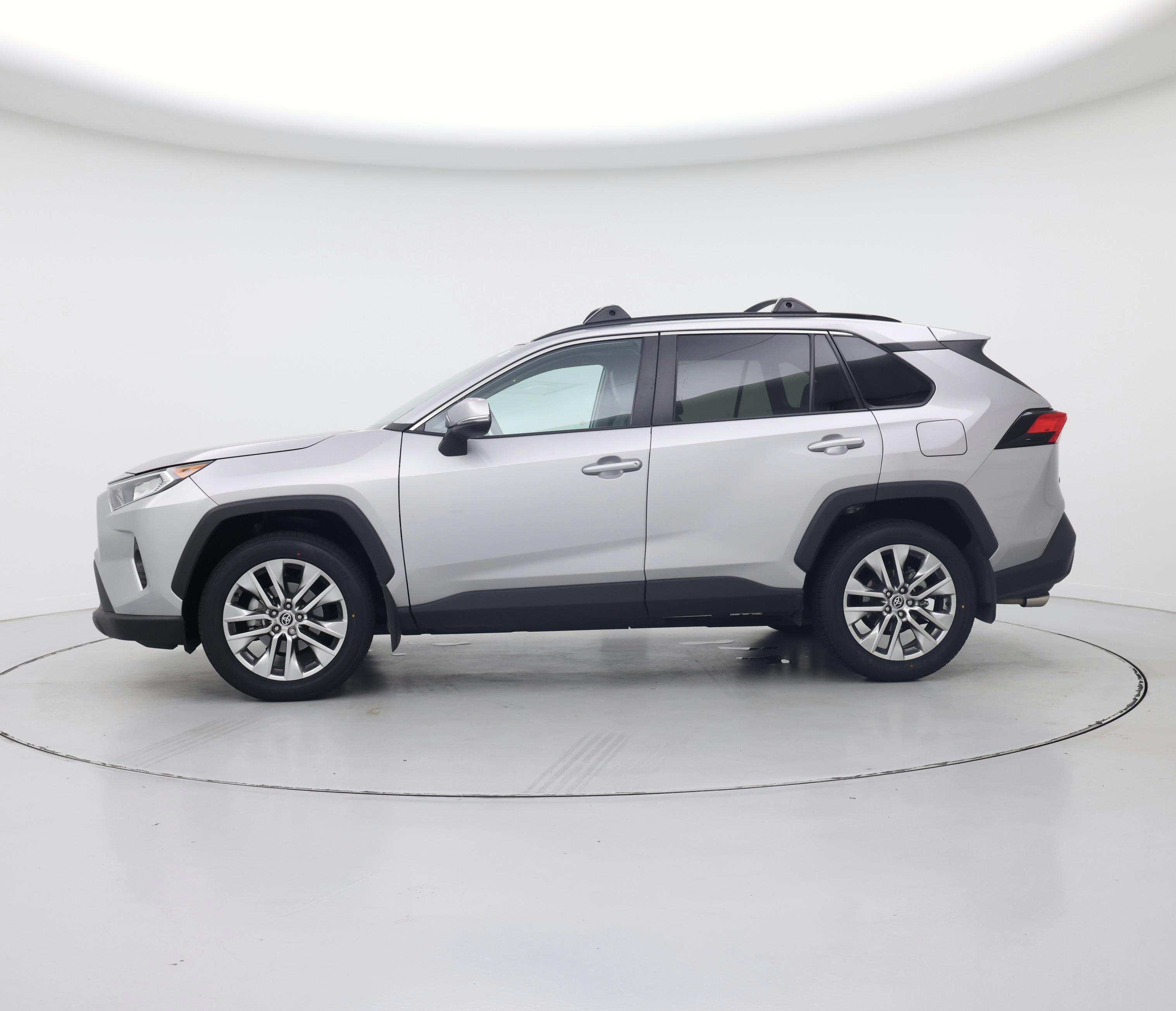 Thumbnail: 2021 Toyota RAV4 - 3
