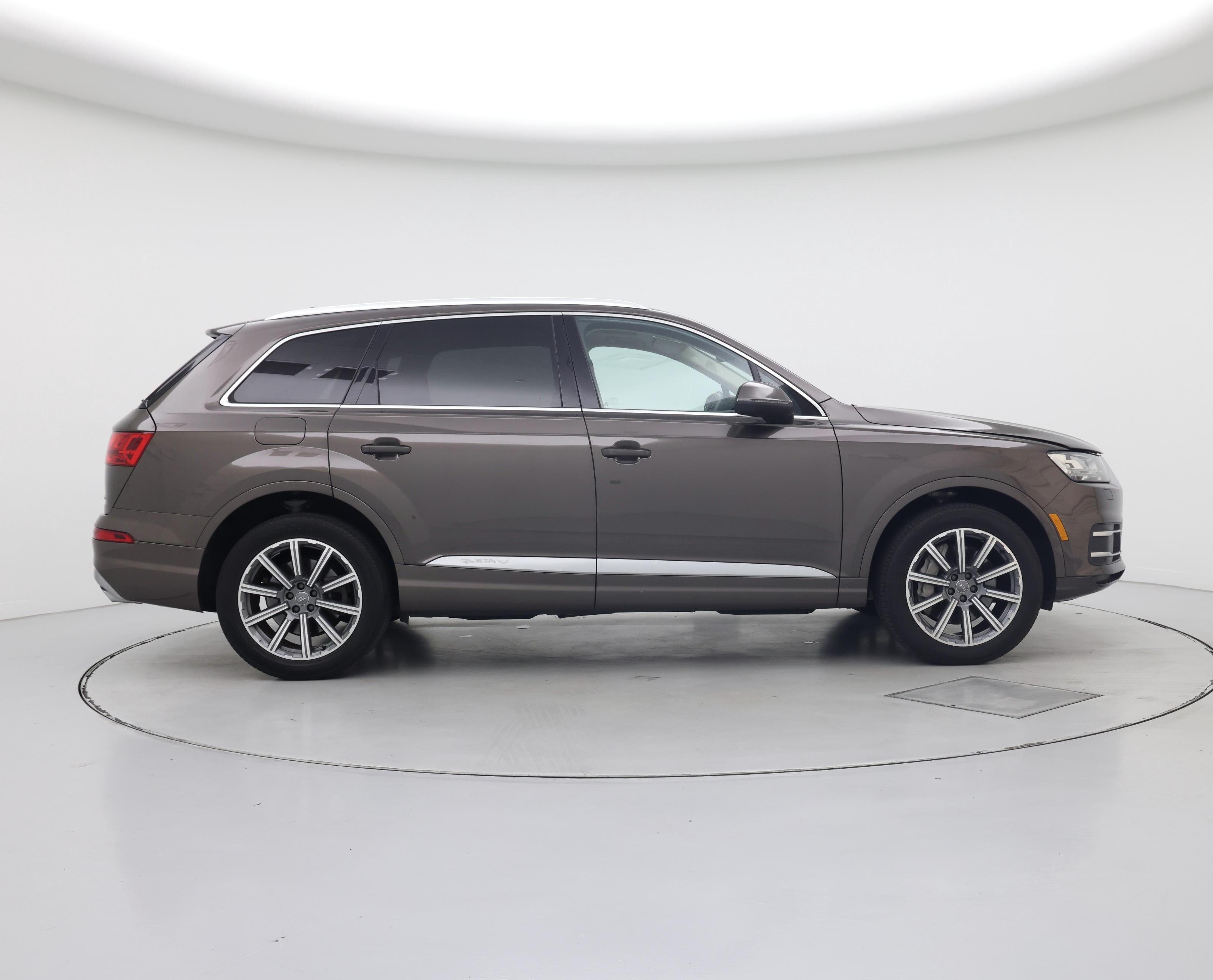 Thumbnail: 2019 Audi Q7 - 7