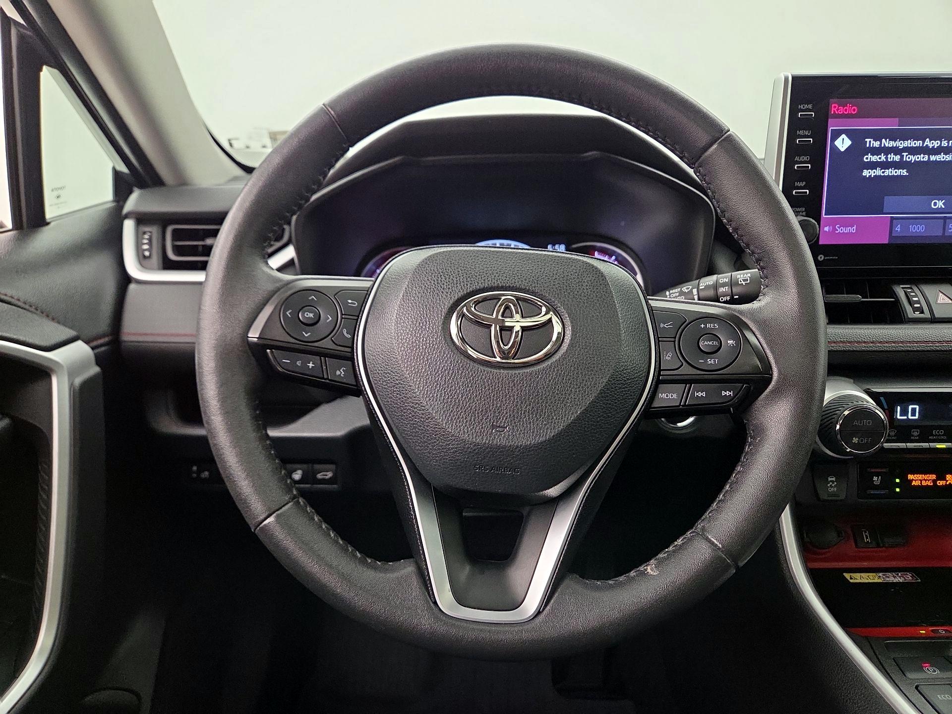 Thumbnail: 2022 Toyota RAV4 - 10
