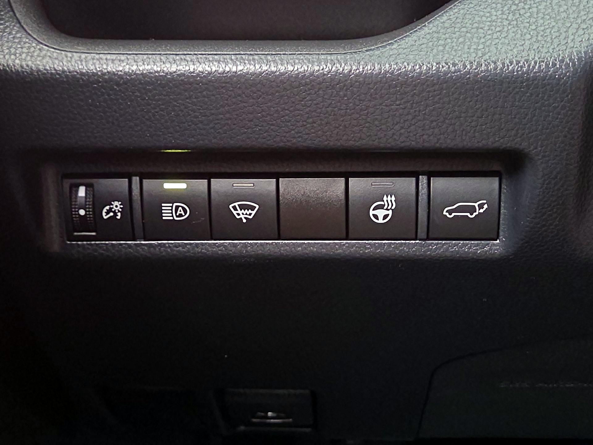 Thumbnail: 2022 Toyota RAV4 - 13