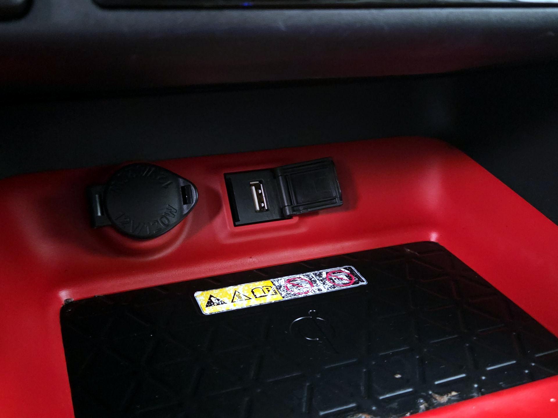 Thumbnail: 2022 Toyota RAV4 - 18