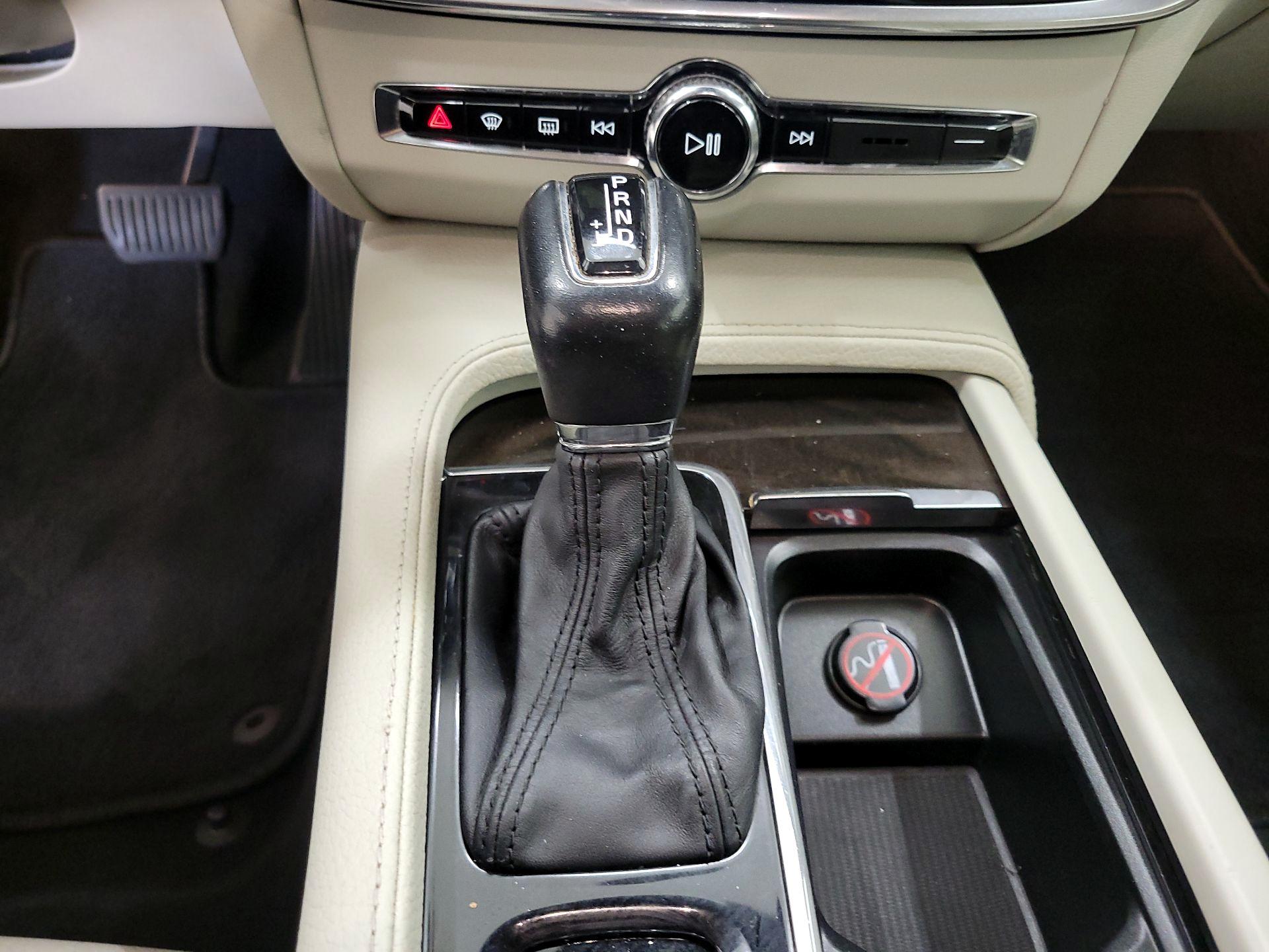 Thumbnail: 2018 Volvo S90 - 18