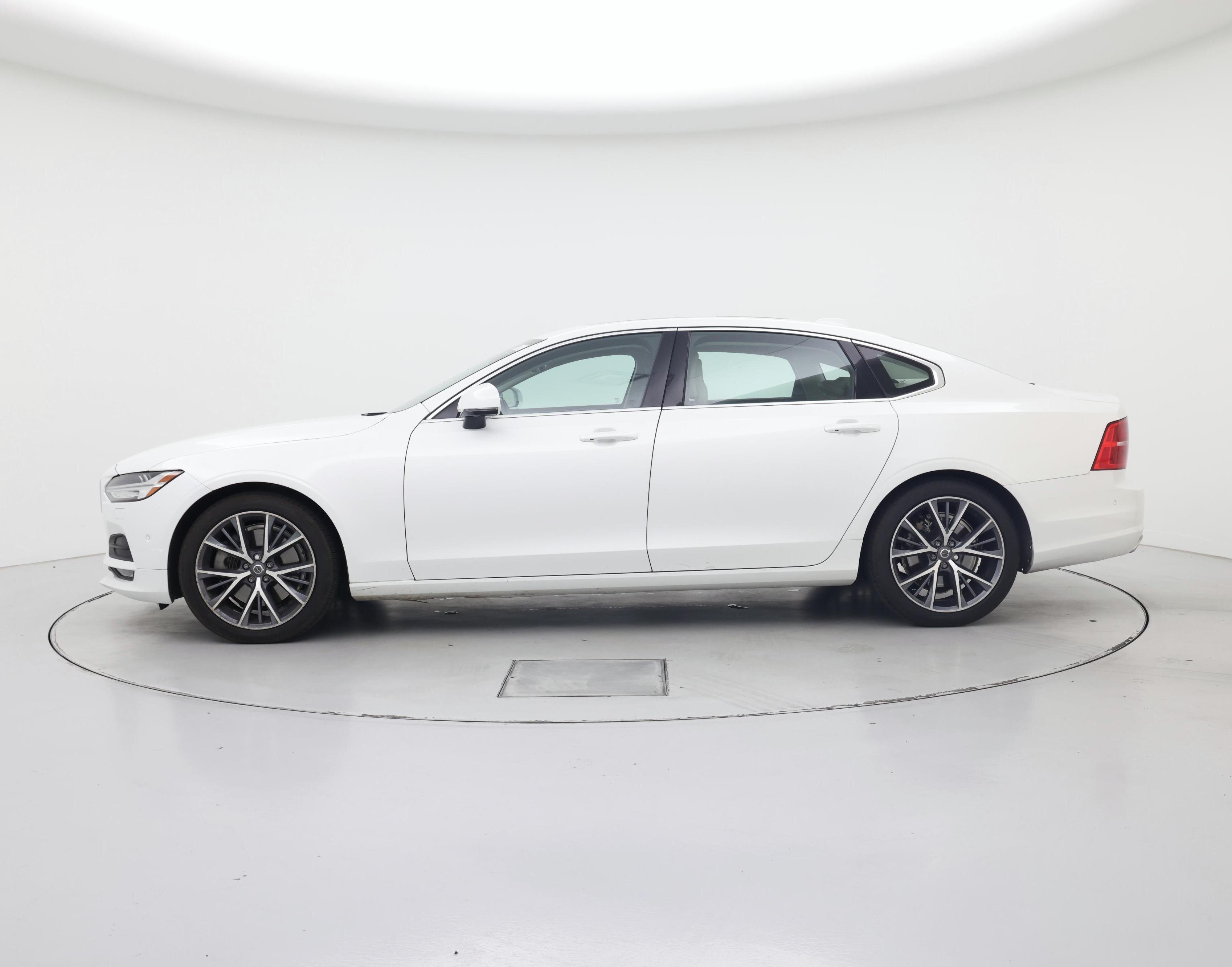 Thumbnail: 2018 Volvo S90 - 3