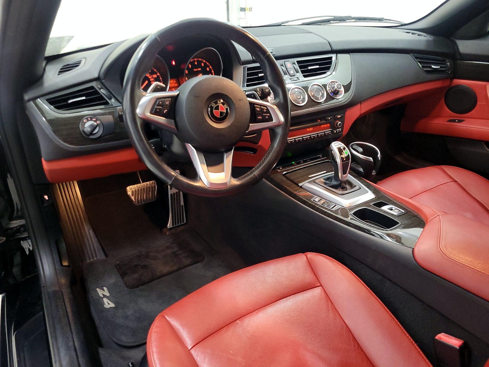 2014 BMW Z4 sDrive28i - Photo 10