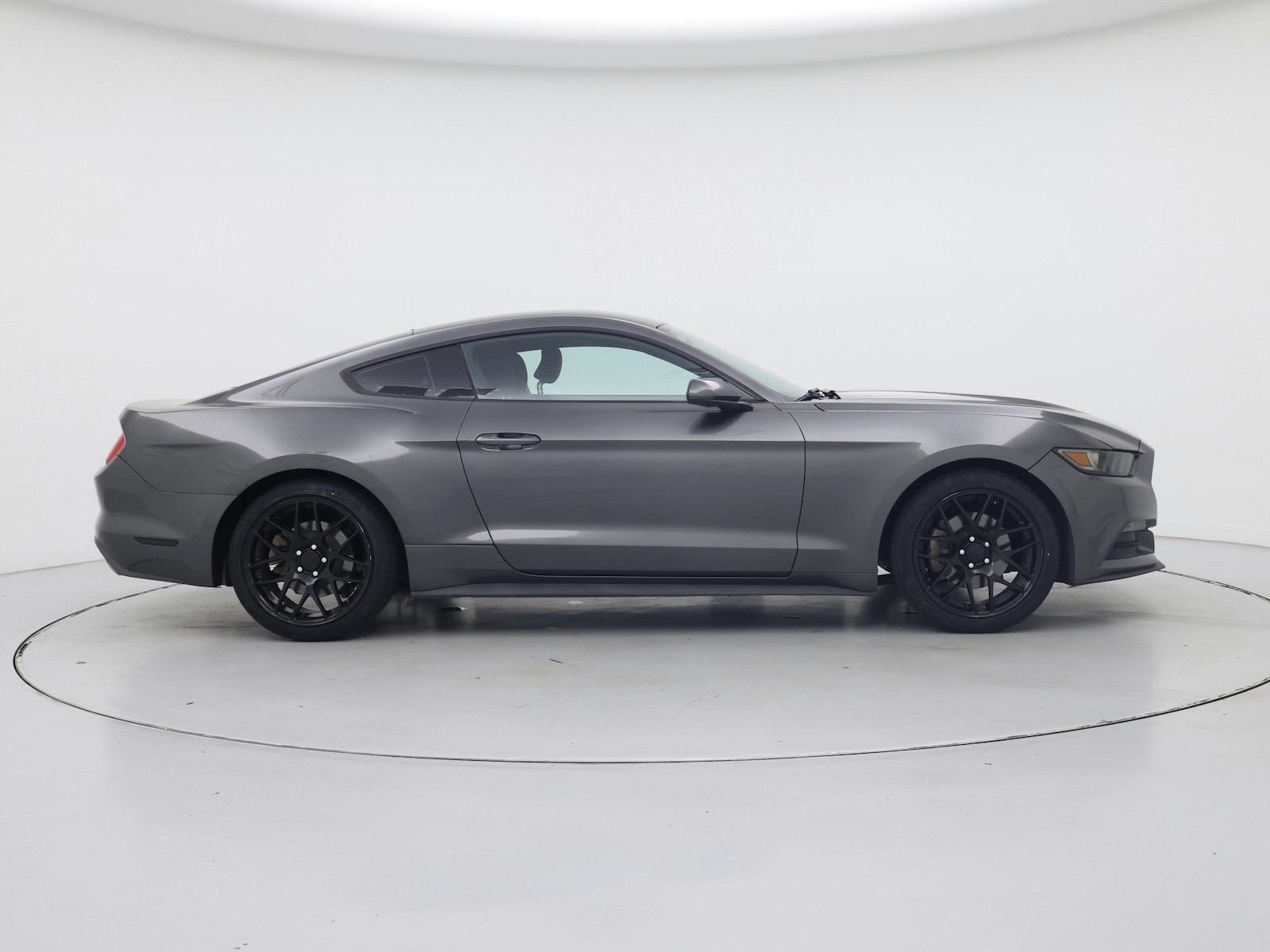 2016 Ford Mustang V6 - Photo 8