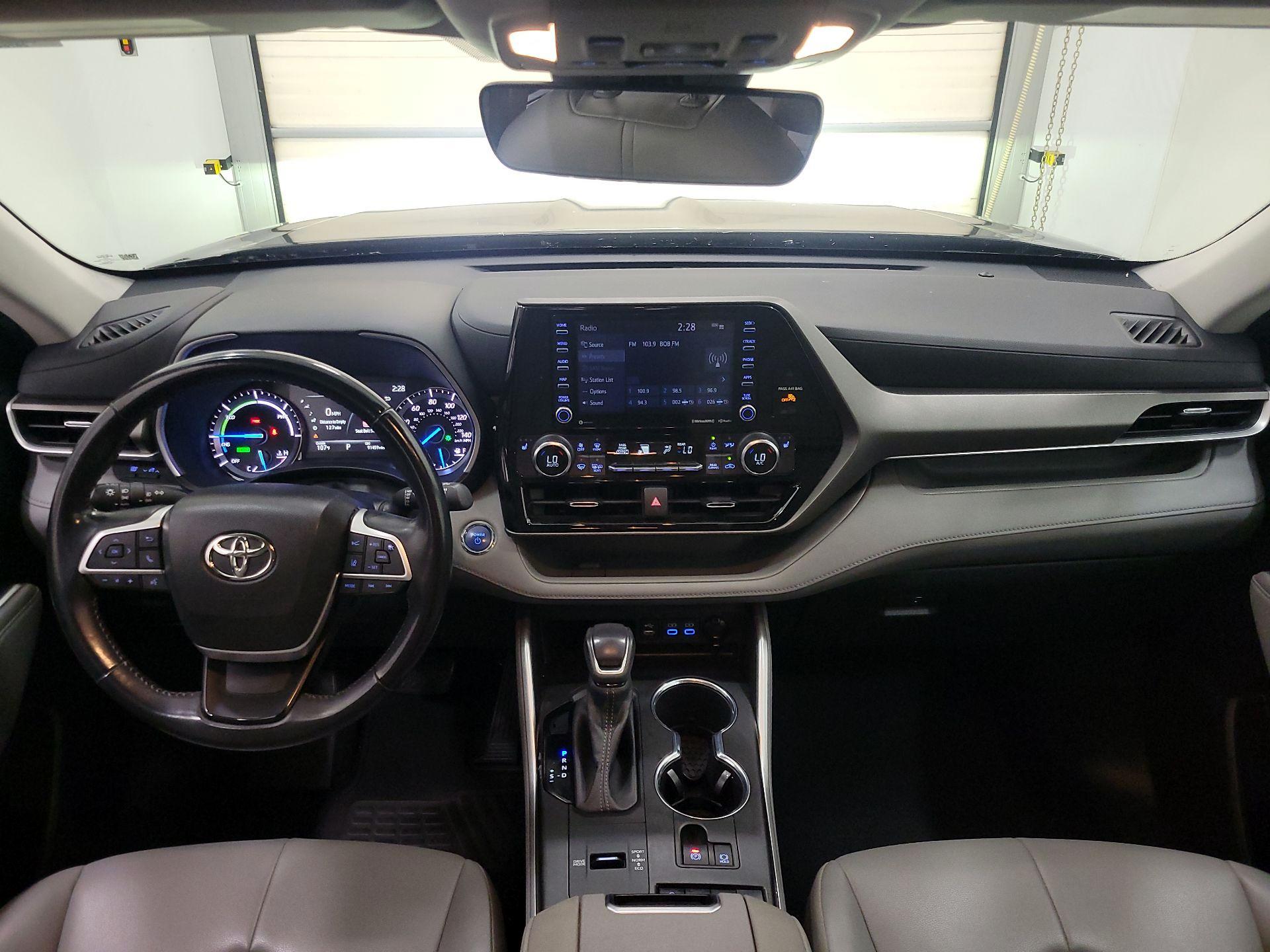 Thumbnail: 2022 Toyota Highlander - 9