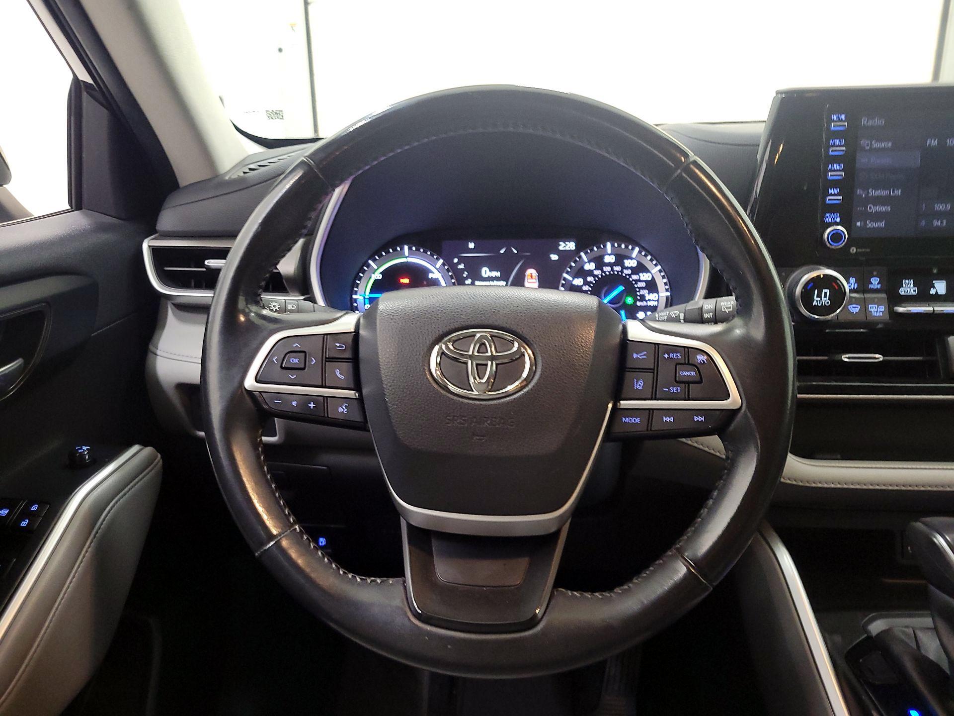 Thumbnail: 2022 Toyota Highlander - 10