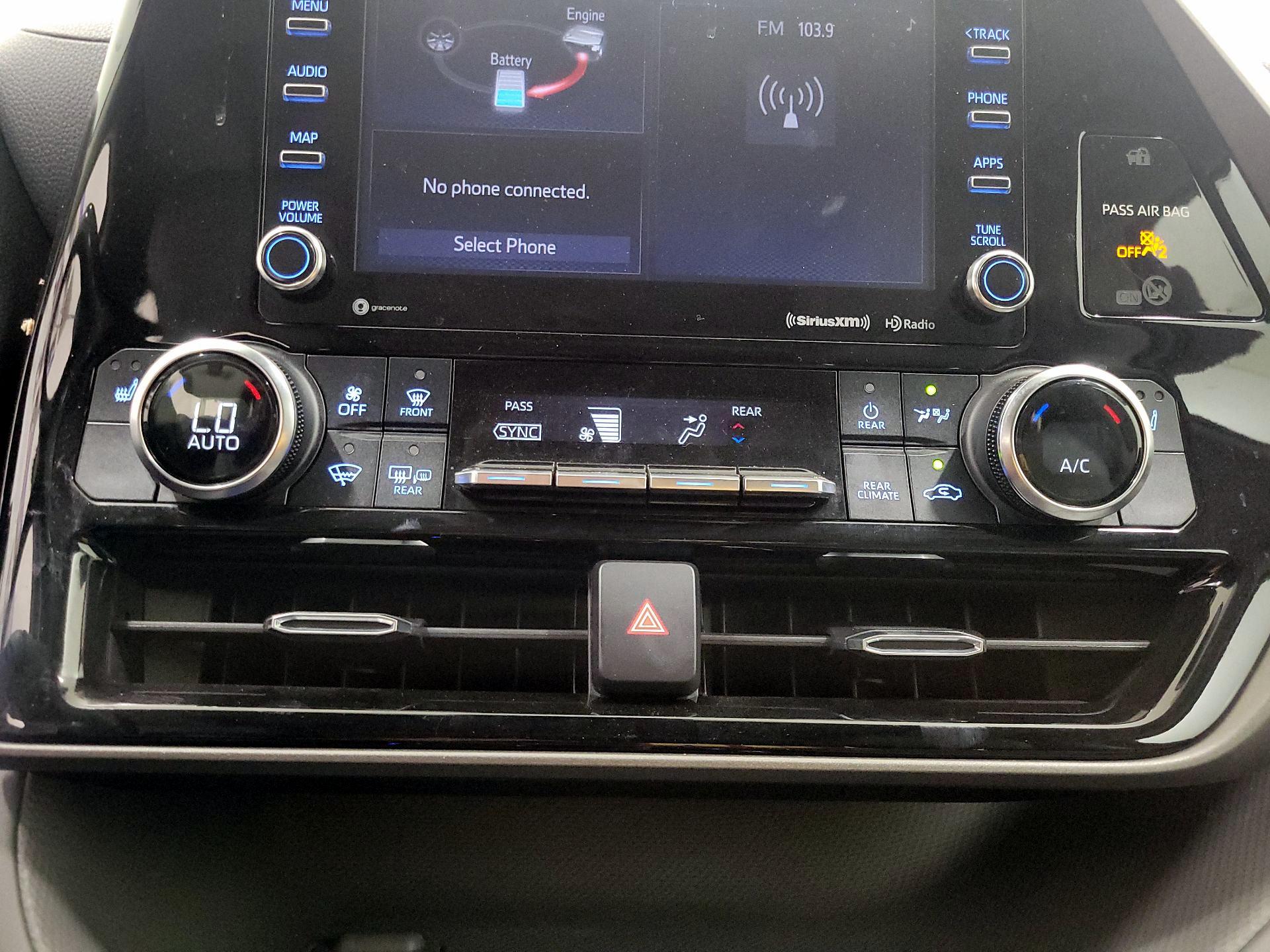 Thumbnail: 2022 Toyota Highlander - 16