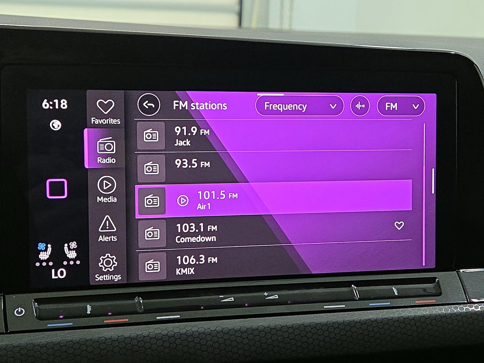 2024 Volkswagen Golf GTI SE - Photo 17