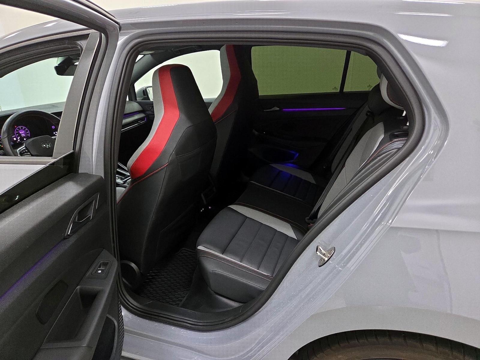 2024 Volkswagen Golf GTI SE - Photo 22