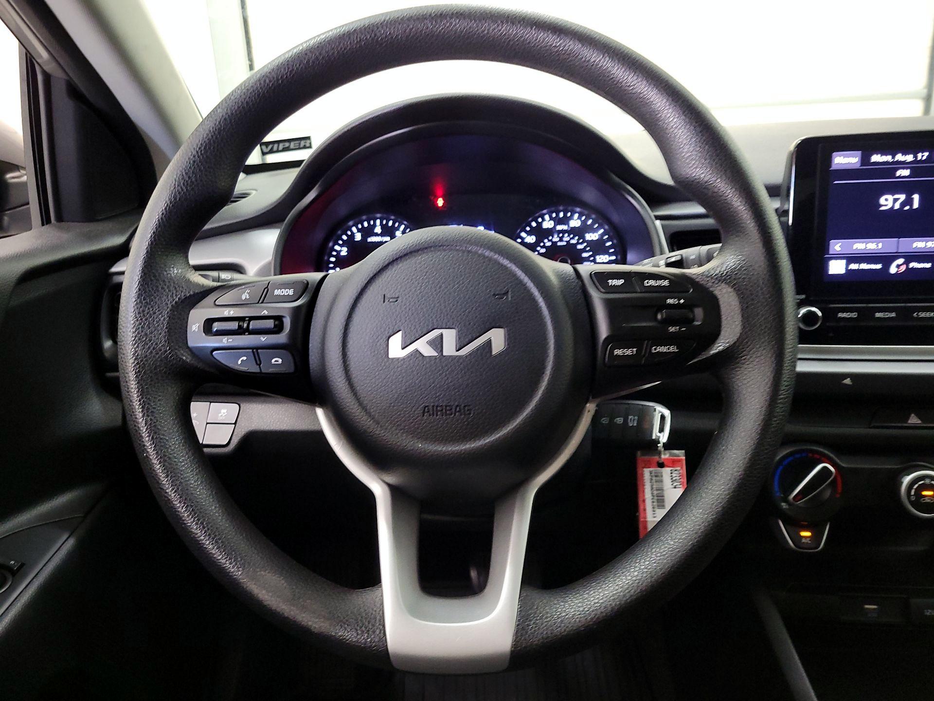Thumbnail: 2023 Kia Rio - 10