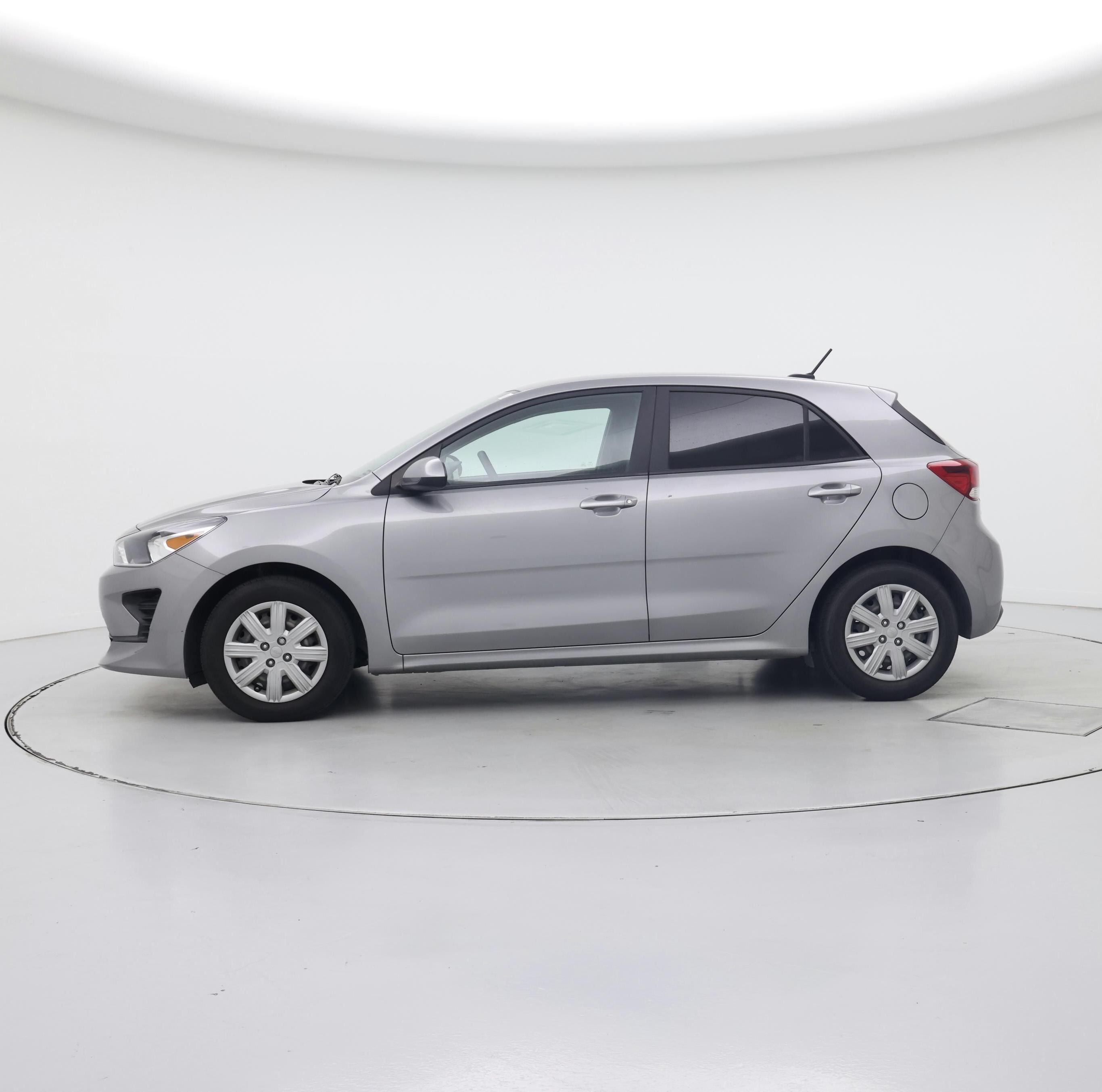 Thumbnail: 2023 Kia Rio - 3