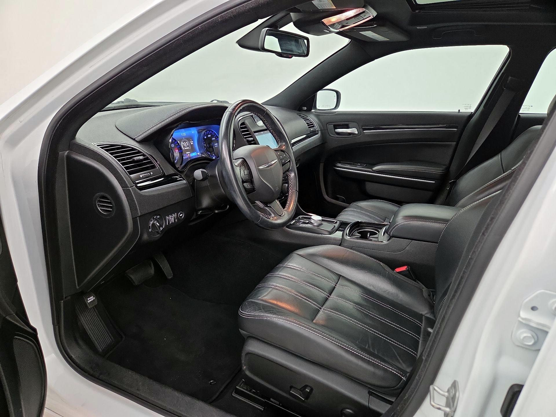 Thumbnail: 2022 Chrysler 300 - 11