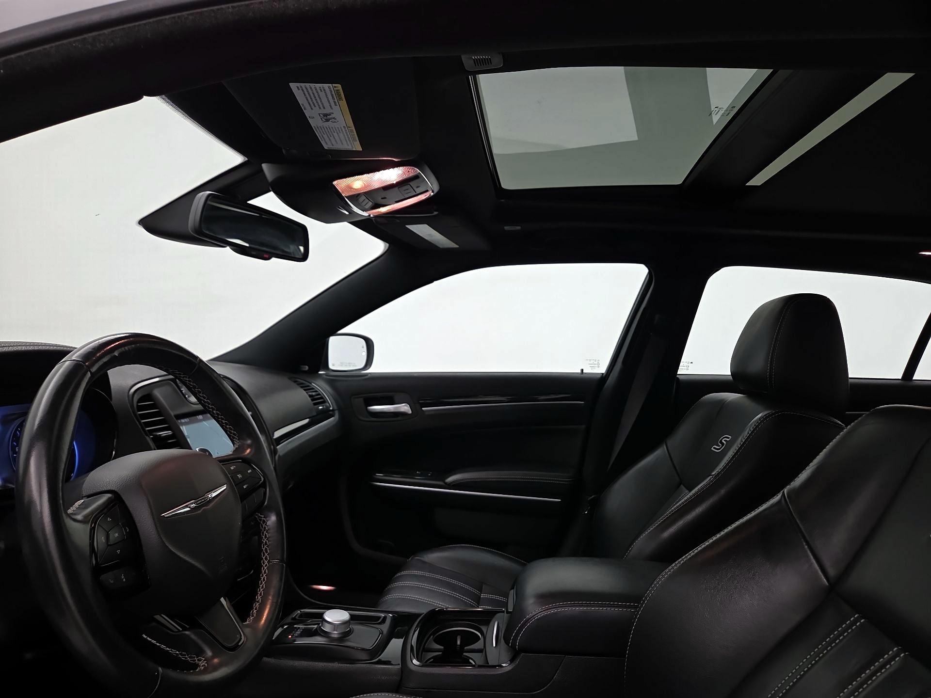 Thumbnail: 2022 Chrysler 300 - 19