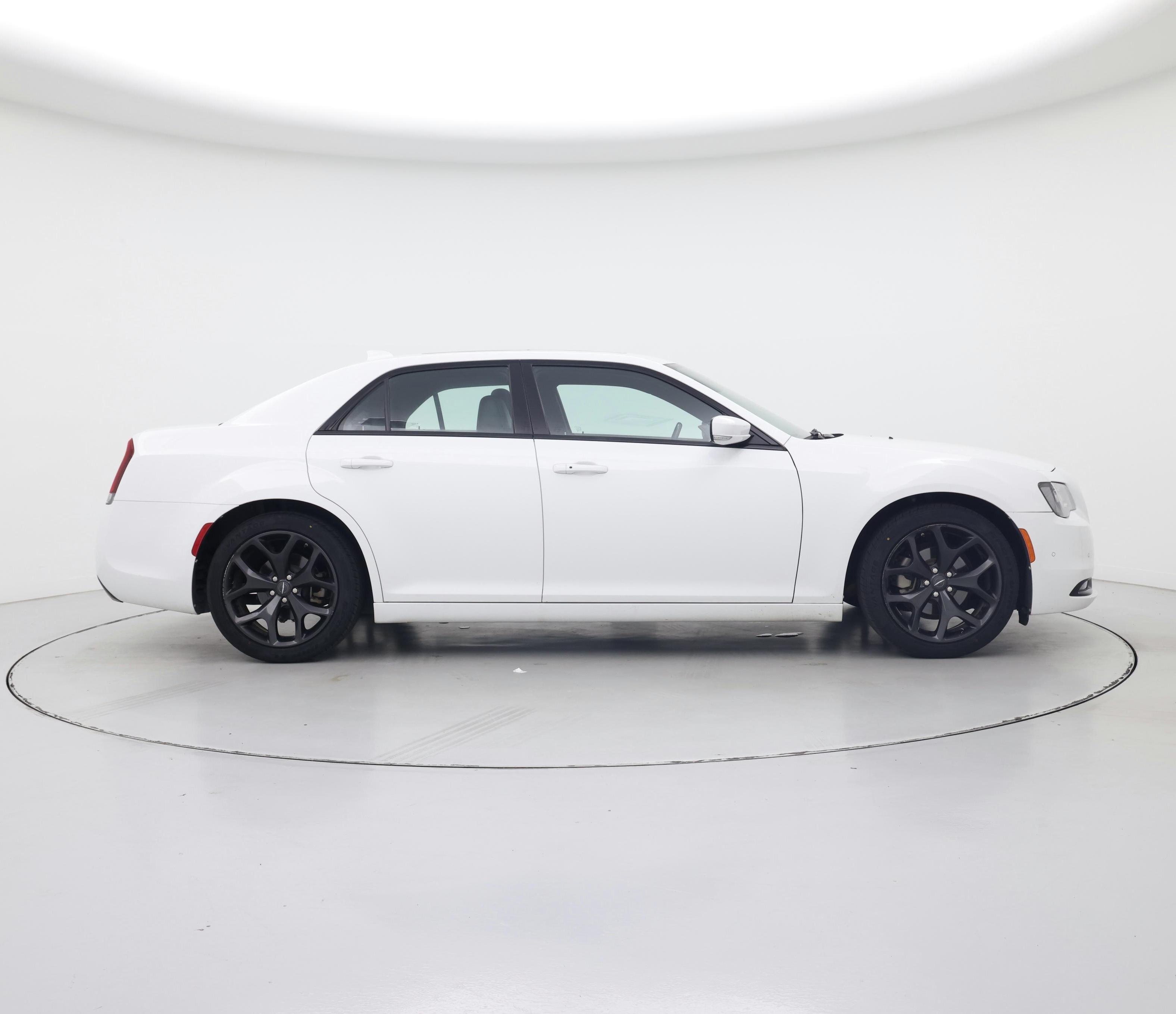 Thumbnail: 2022 Chrysler 300 - 7