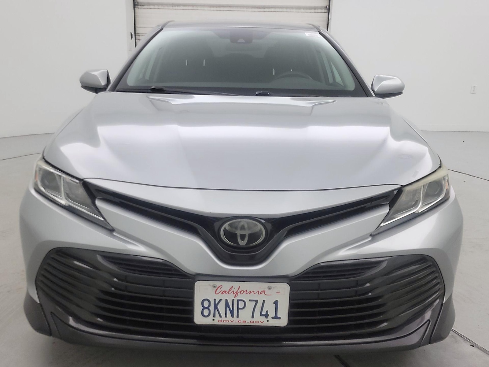 2019 Toyota Camry LE - Photo 2