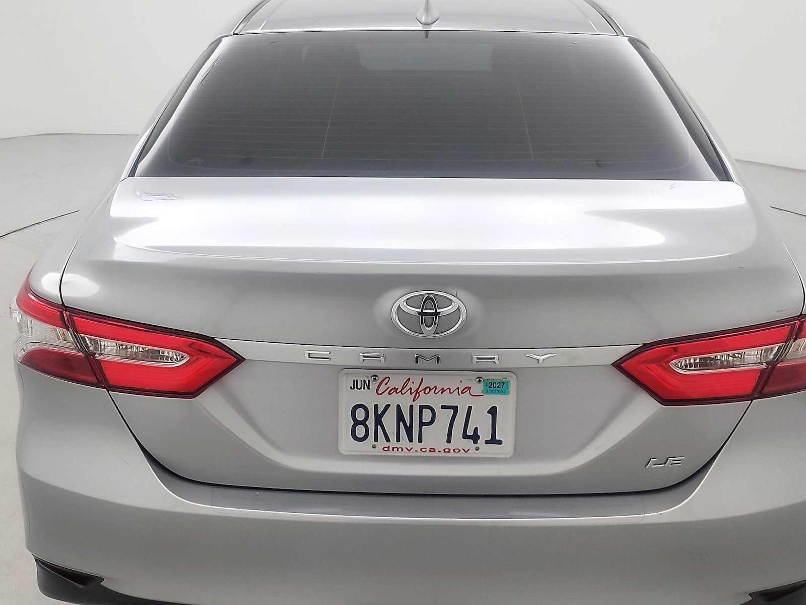 2019 Toyota Camry LE - Photo 6