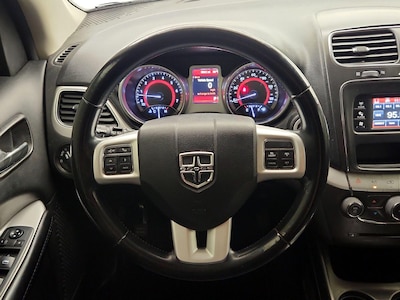 Steering Wheel & Instrument Cluster (On)