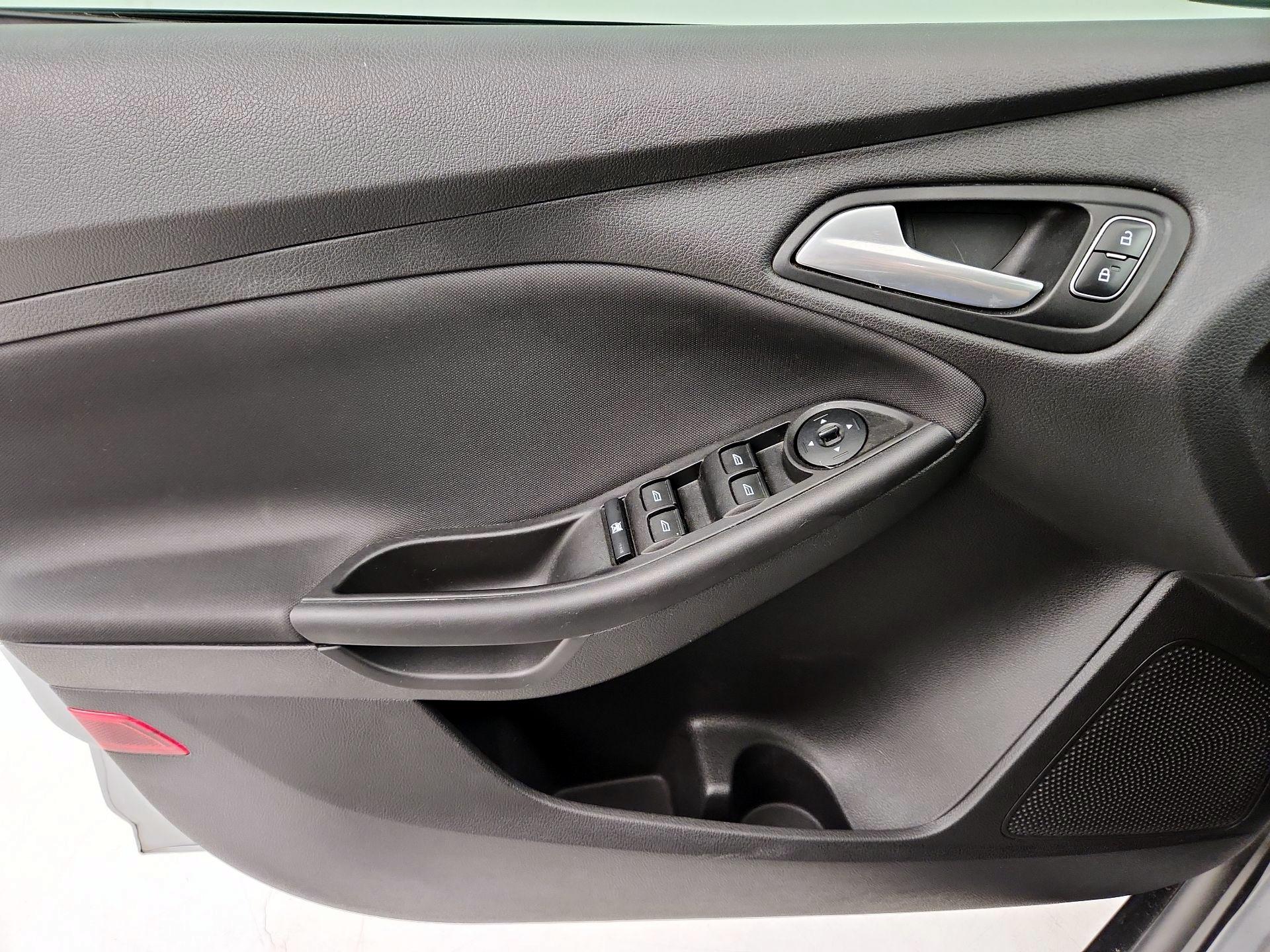 Thumbnail: 2018 Ford Focus - 12