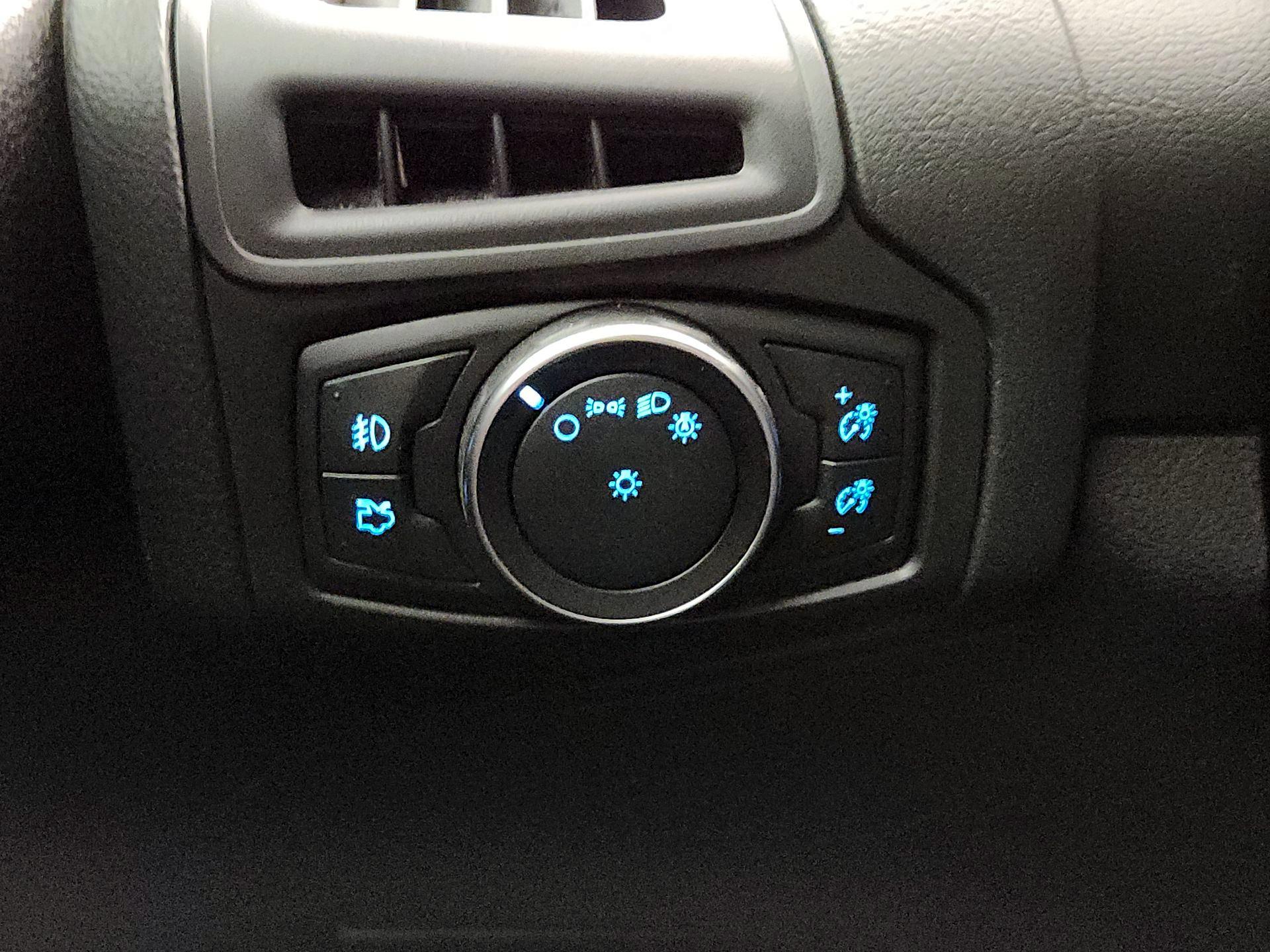 Thumbnail: 2018 Ford Focus - 13