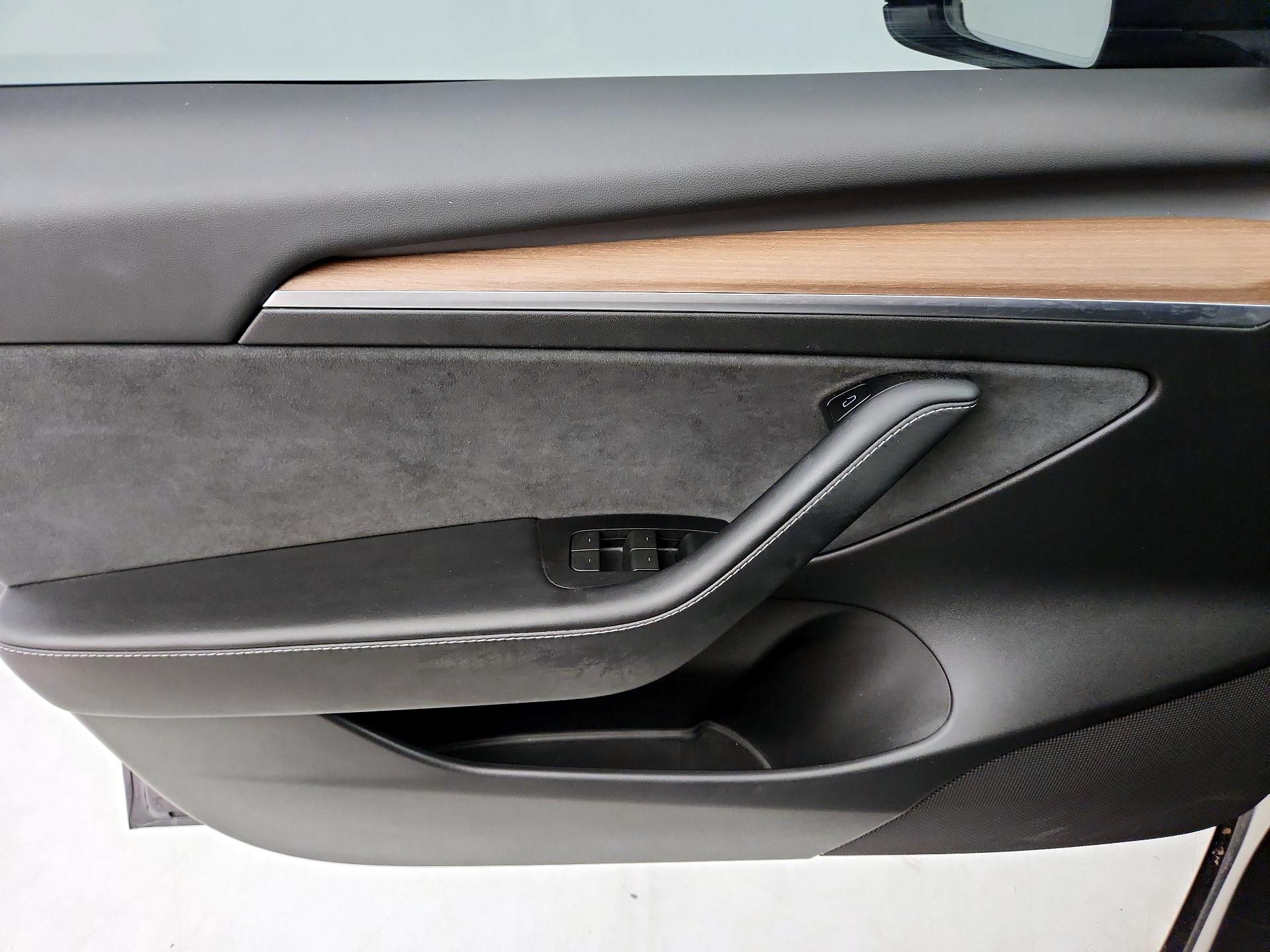 Thumbnail: 2023 Tesla Model 3 - 12