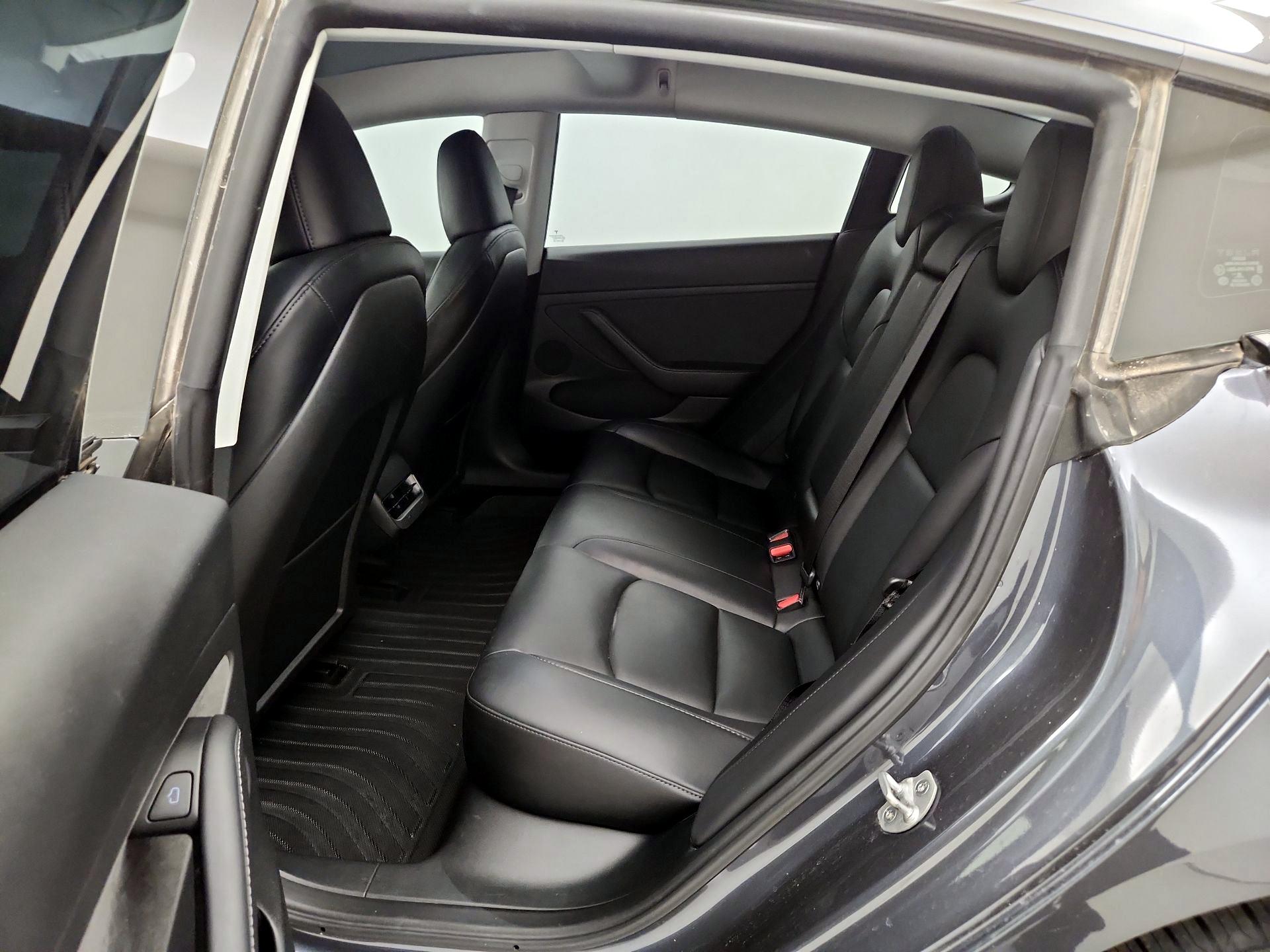 Thumbnail: 2023 Tesla Model 3 - 19