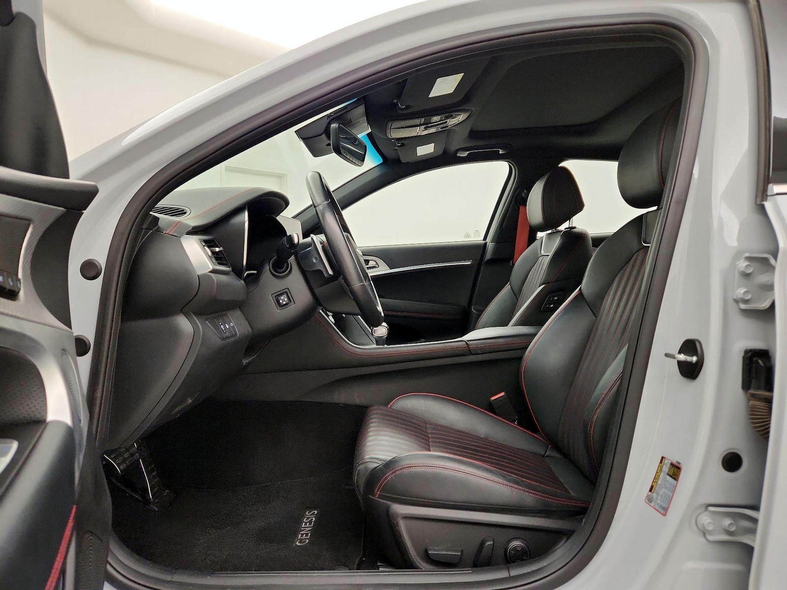 2023 GENESIS G70 Standard - Photo 12