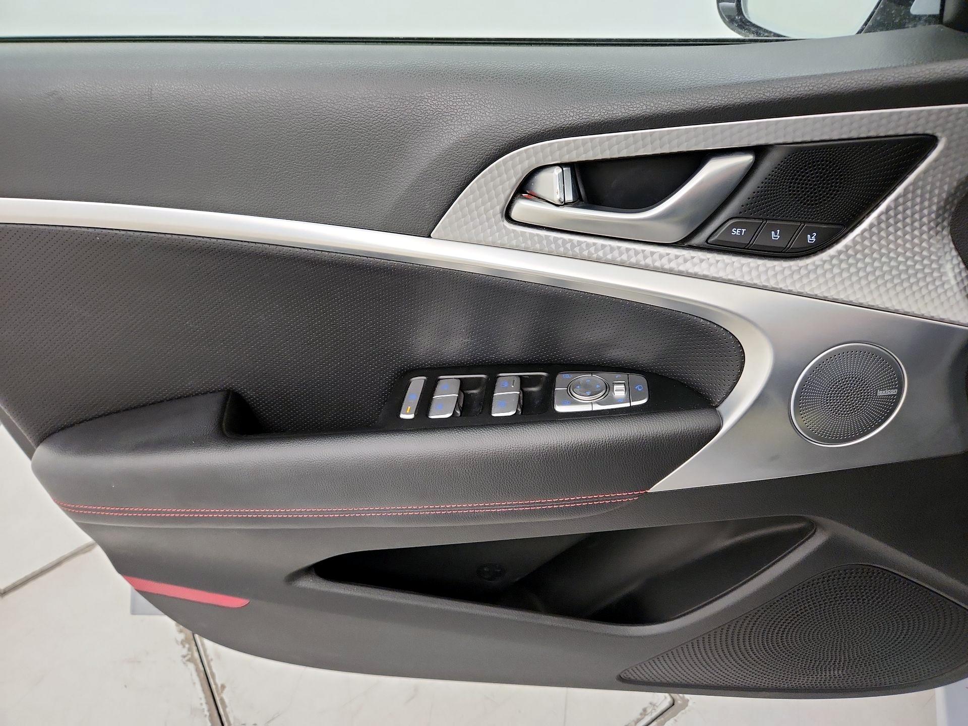 Thumbnail: 2023 Genesis G70 - 12