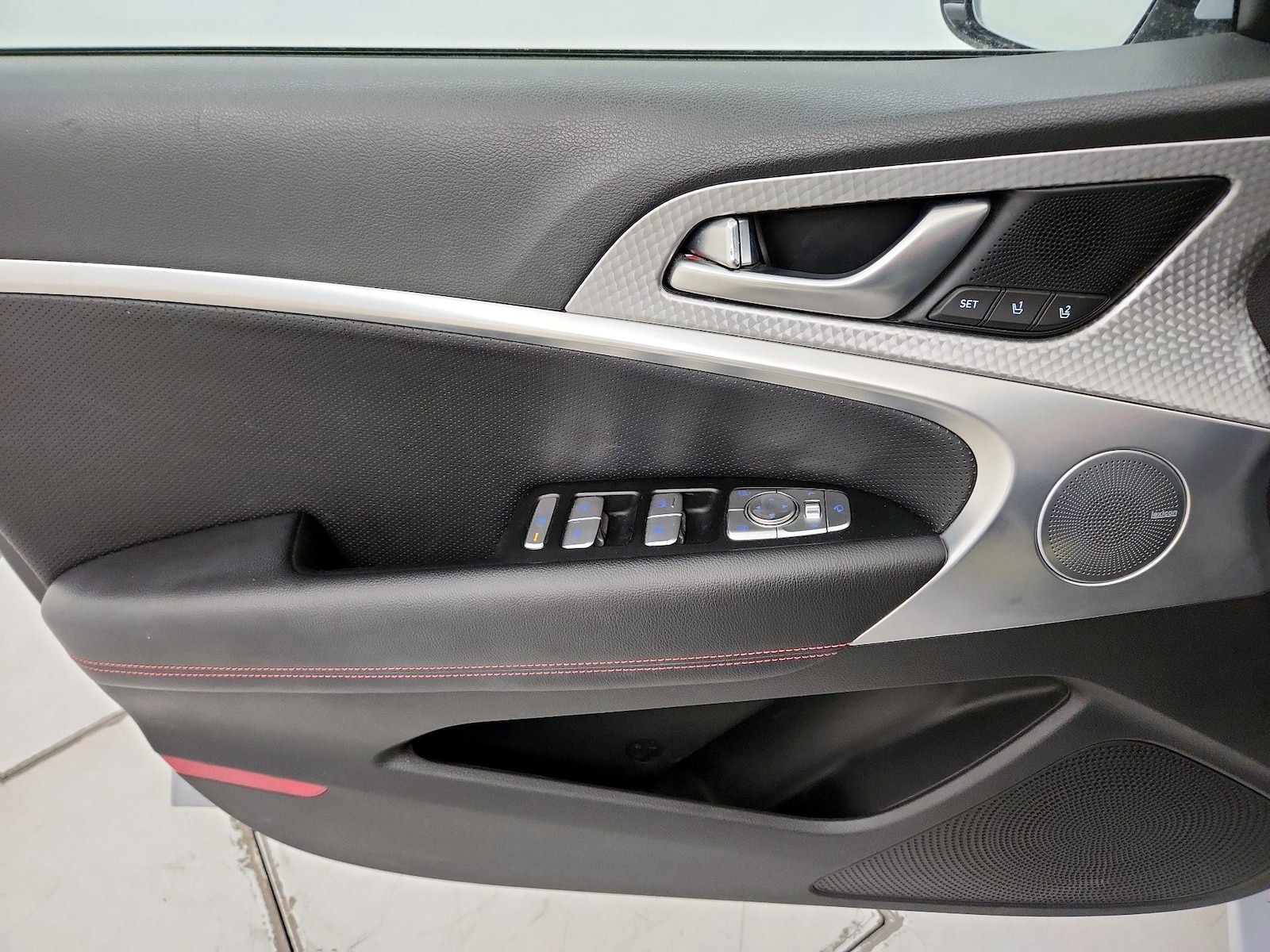 2023 GENESIS G70 Standard - Photo 13