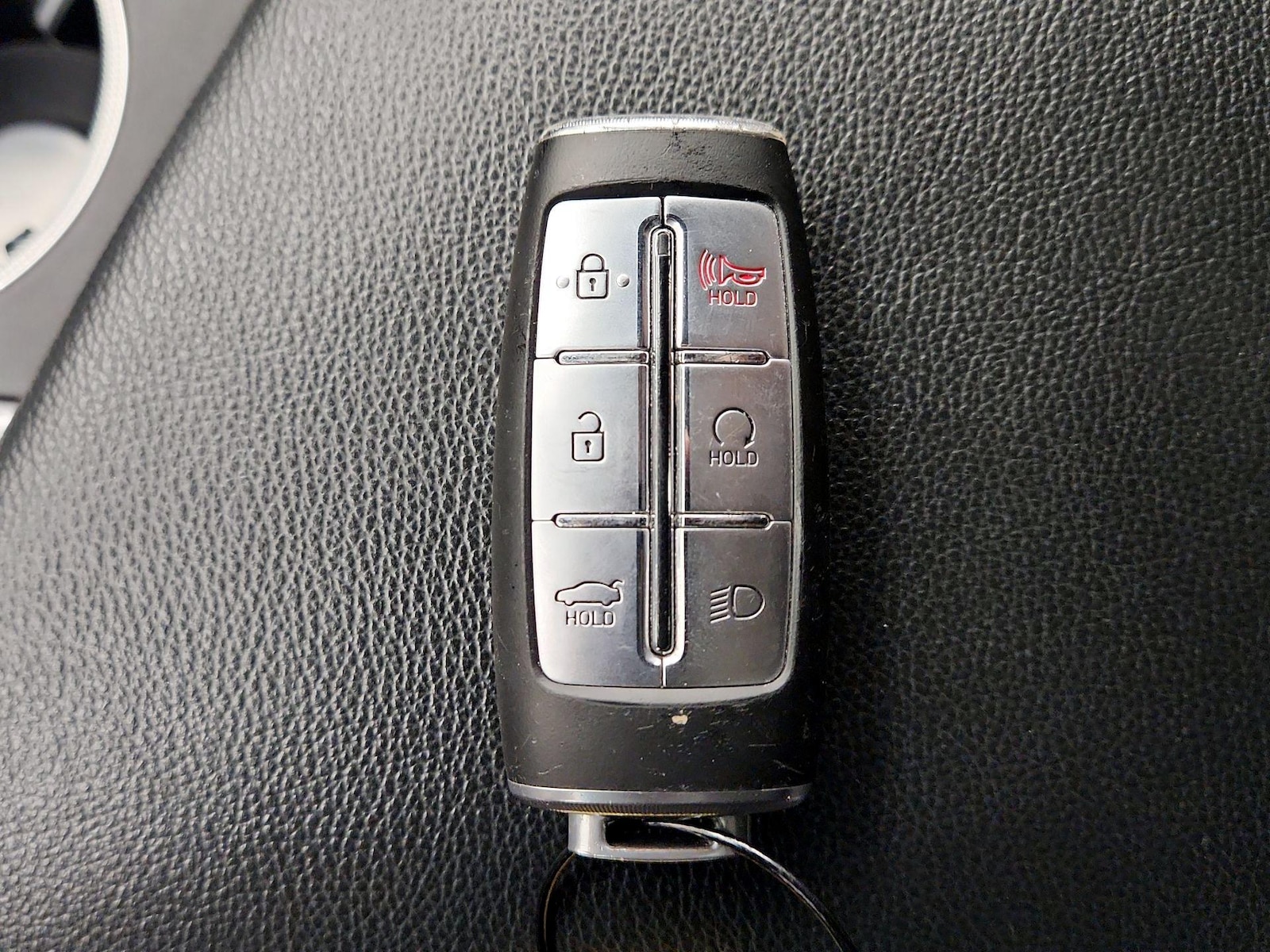 2023 GENESIS G70 Standard - Photo 25
